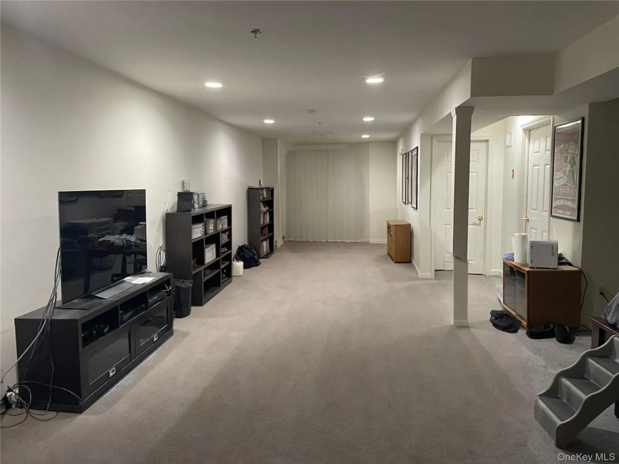 Property Slideshow image 10 of 20 | 272 spring dr, East Meadow, NY, 11554