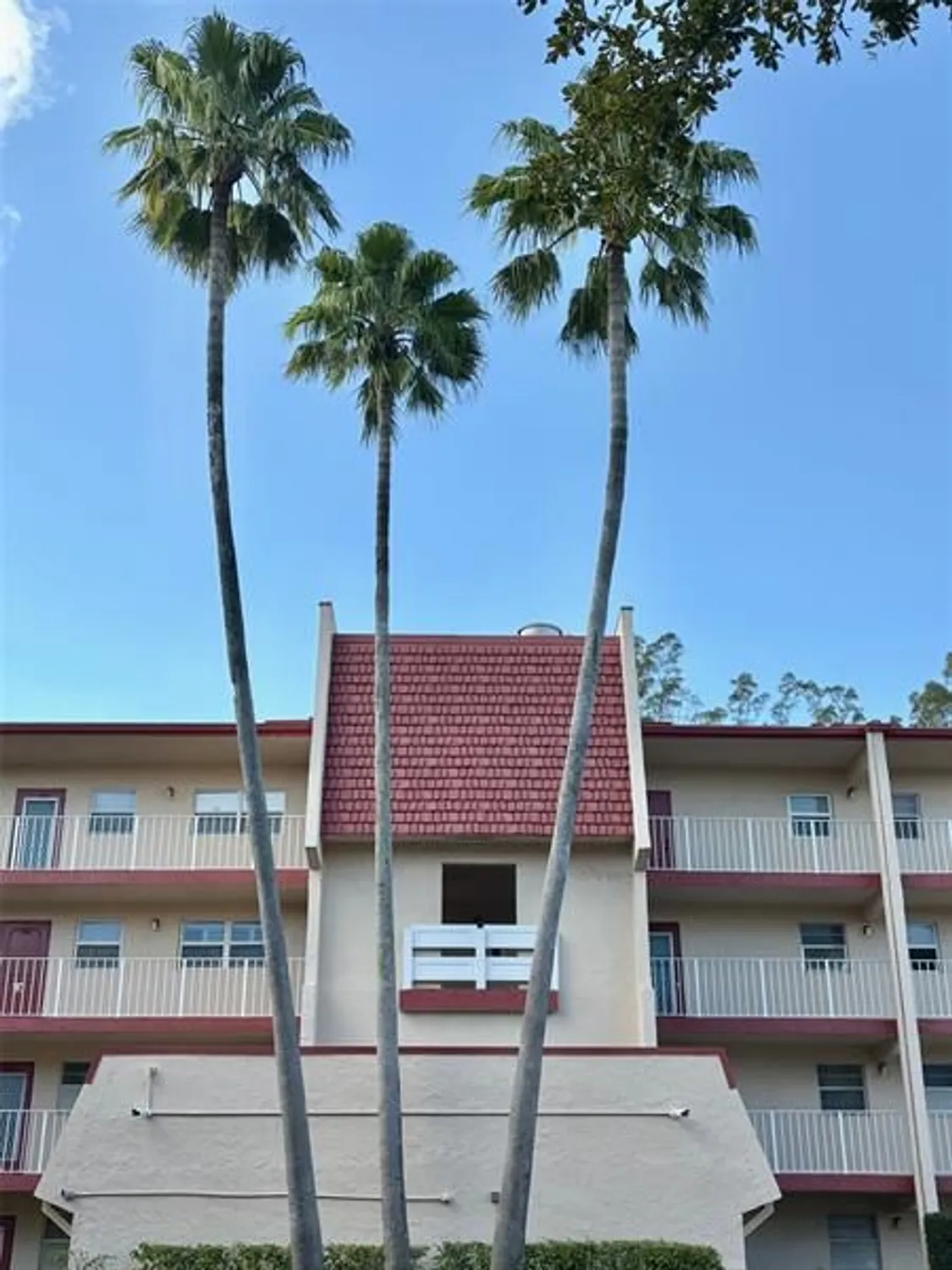 Property Slideshow image 33 of 70 | 1055 country club dr 404, Margate, FL, 33063