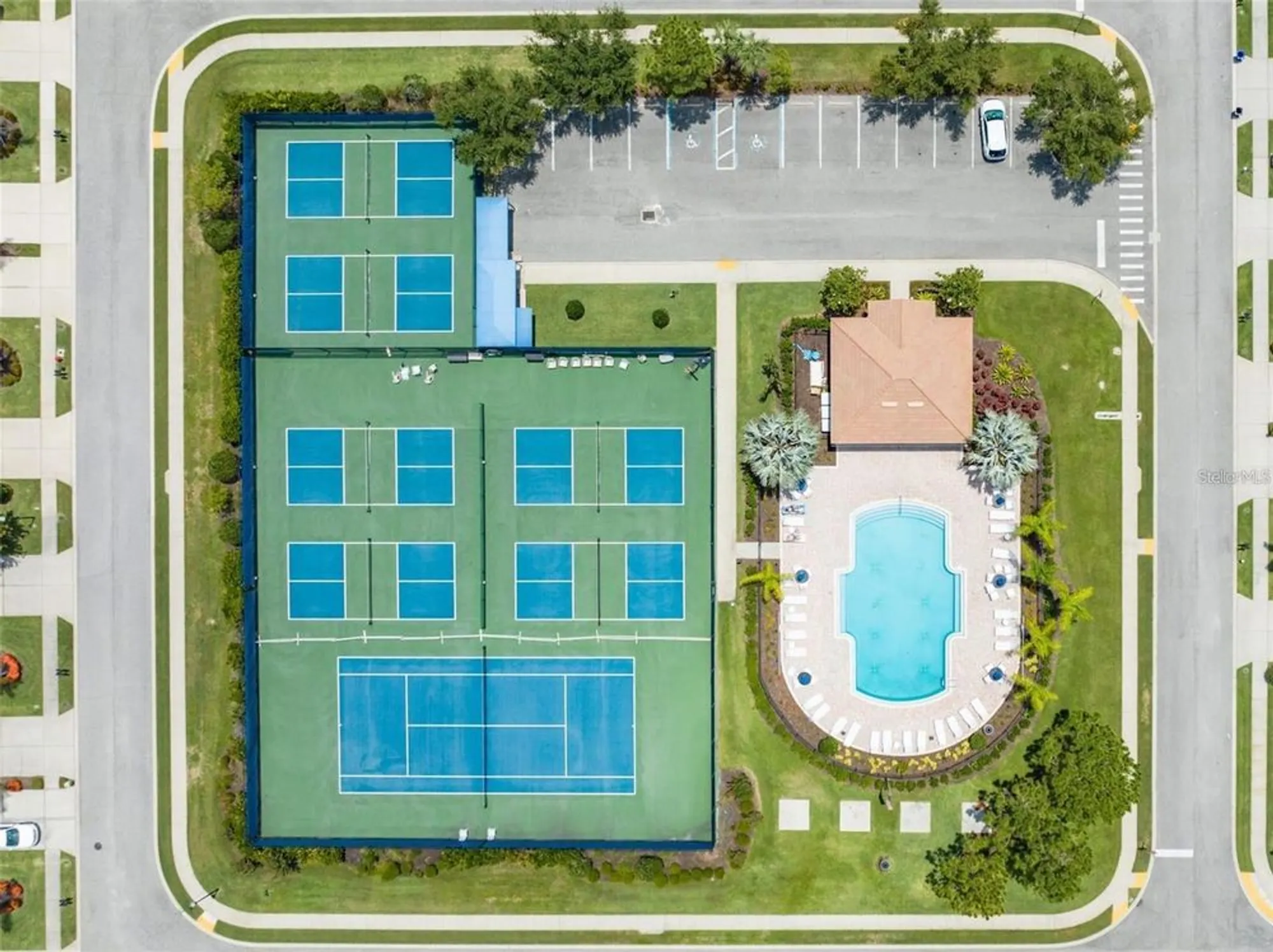 Property Slideshow image 95 of 97 | 144 silver falls dr, Apollo Beach, FL, 33572