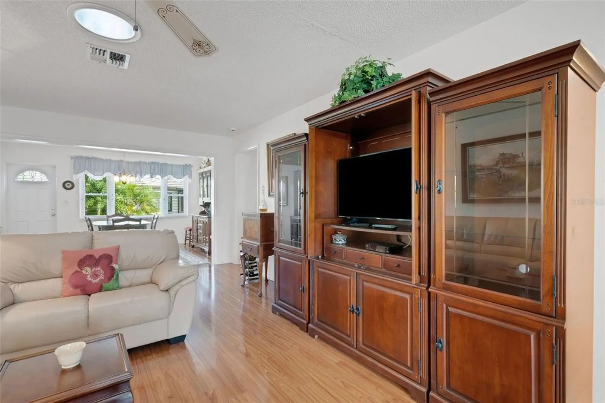 Property Slideshow image 7 of 79 | 3681 ridgemont ct, Palm Harbor, FL, 34684