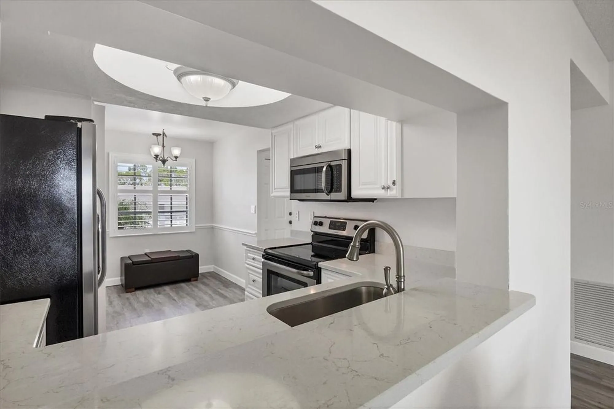 Property Slideshow image 6 of 28 | 1153 edgewater cir, Bradenton, FL, 34209