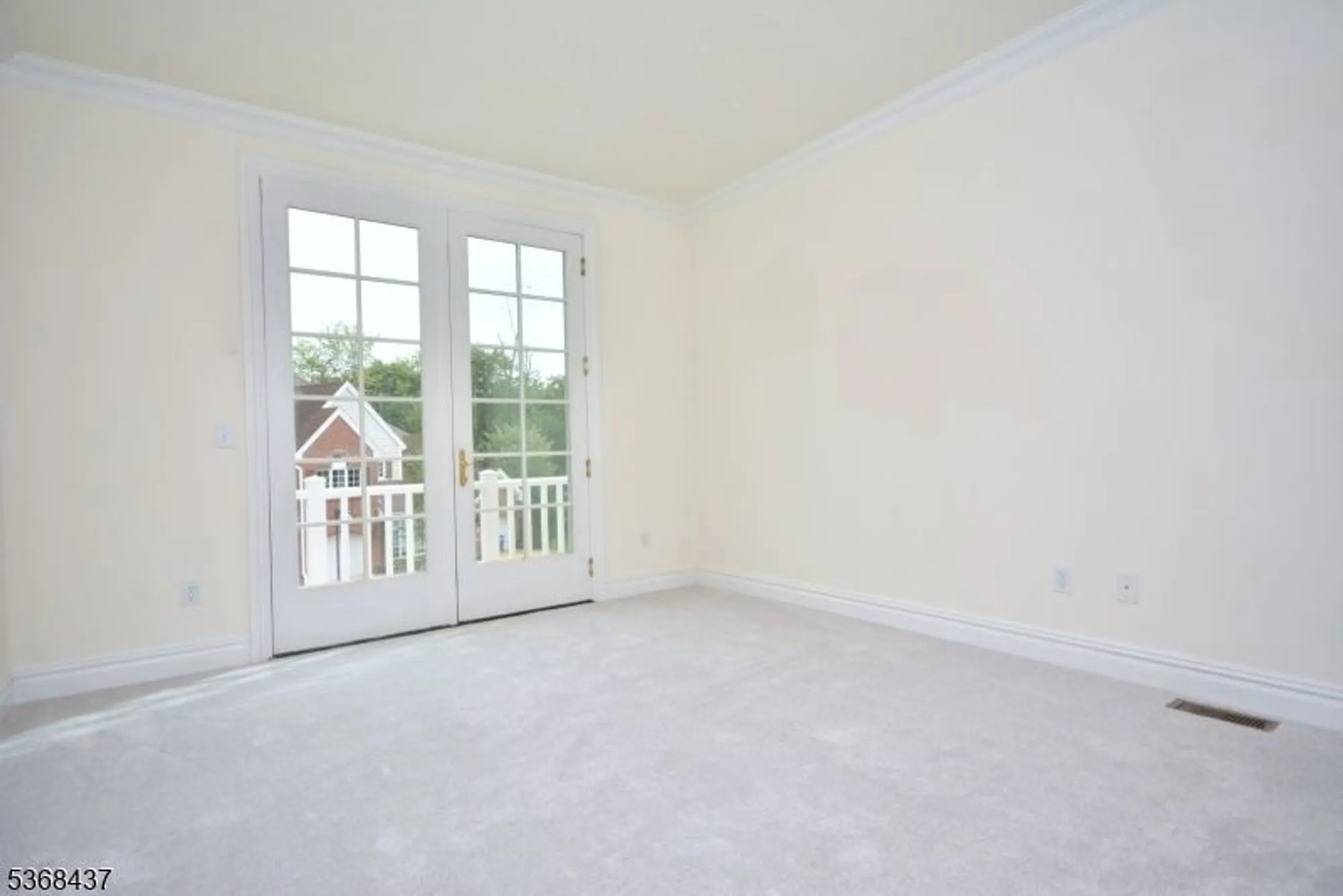 Property Slideshow image 12 of 30 | 35 schmidt cir, Watchung, NJ, 07069