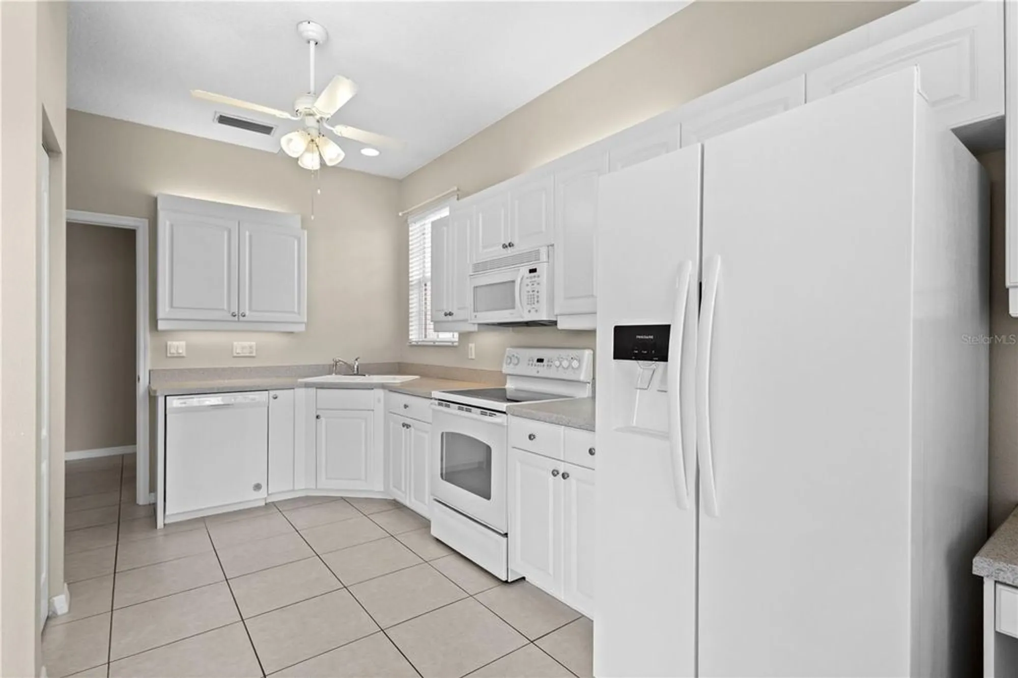 Property Slideshow image 7 of 46 | 1625 monarch dr # 1625, Venice, FL, 34293