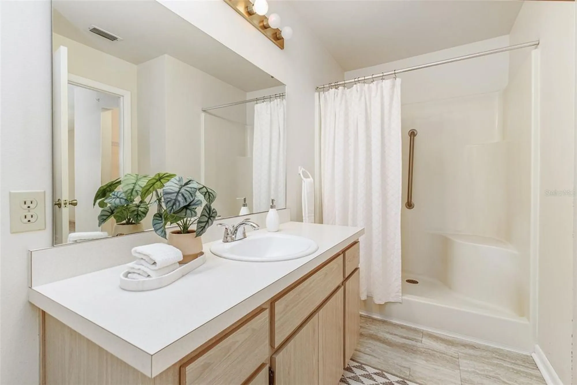 Property Slideshow image 23 of 40 | 4926 pleasant hollow trl, Lakeland, FL, 33811