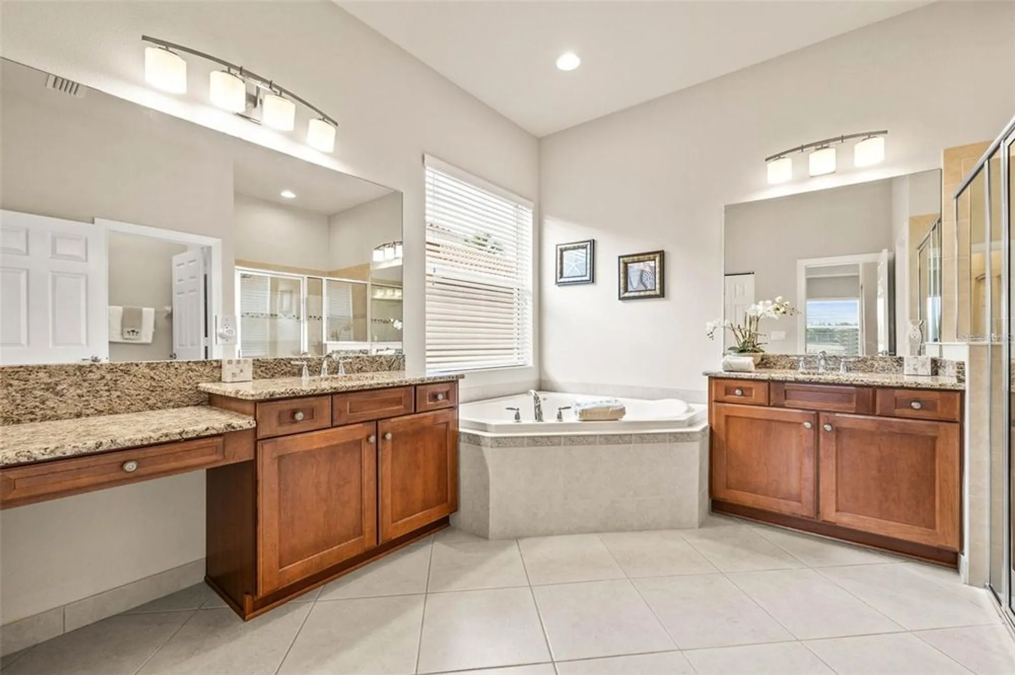 Property Slideshow image 23 of 38 | 16051 golden lakes dr, Wimauma, FL, 33598