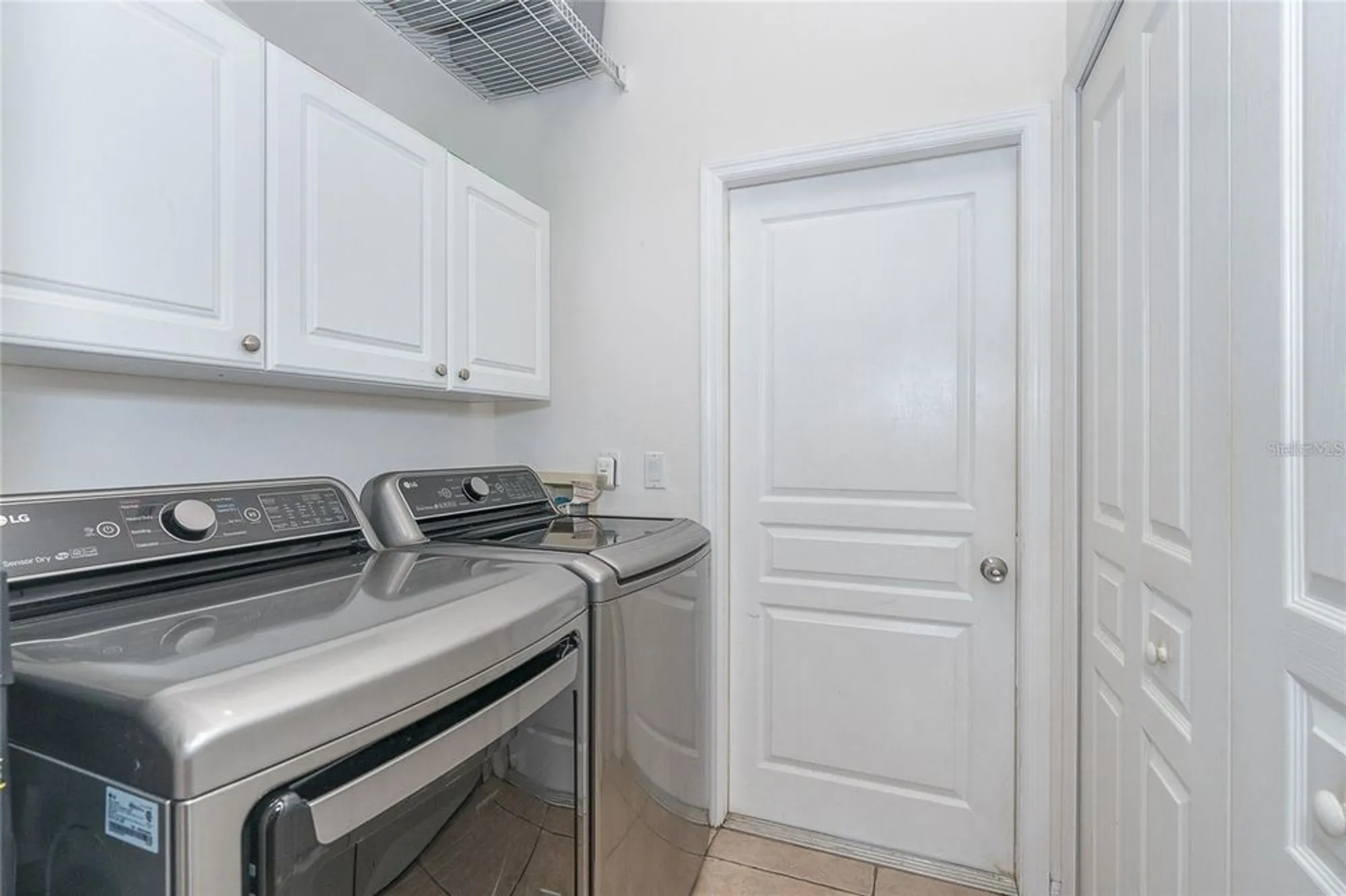 Property Slideshow image 19 of 28 | 320 langholm dr, Venice, FL, 34293