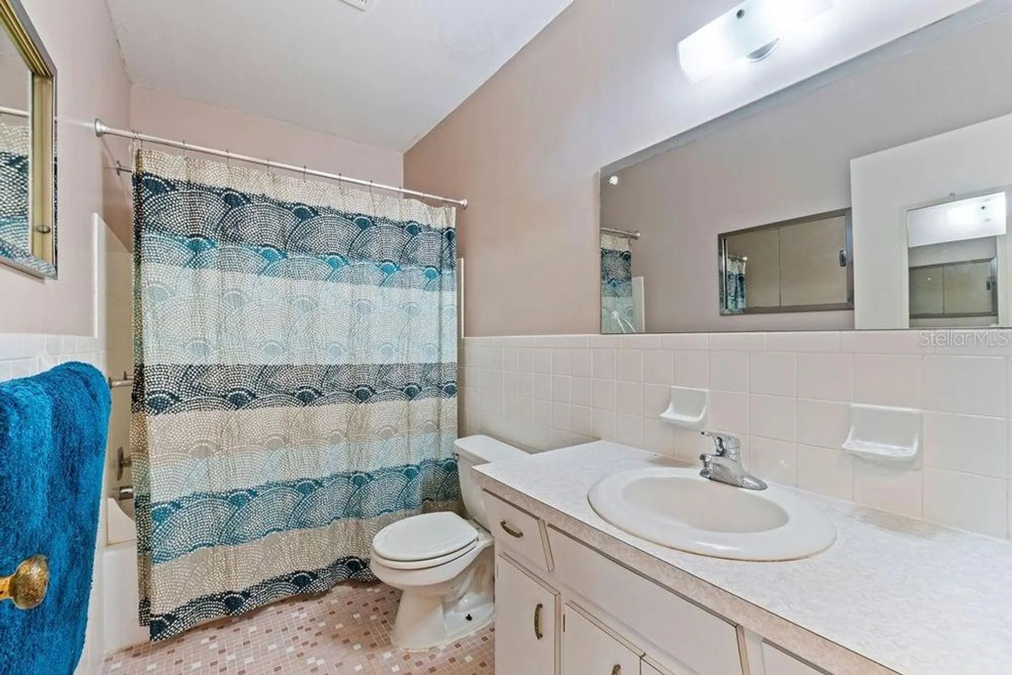 Property Slideshow image 13 of 16 | 2285 israeli dr apt 29, Clearwater, FL, 33763