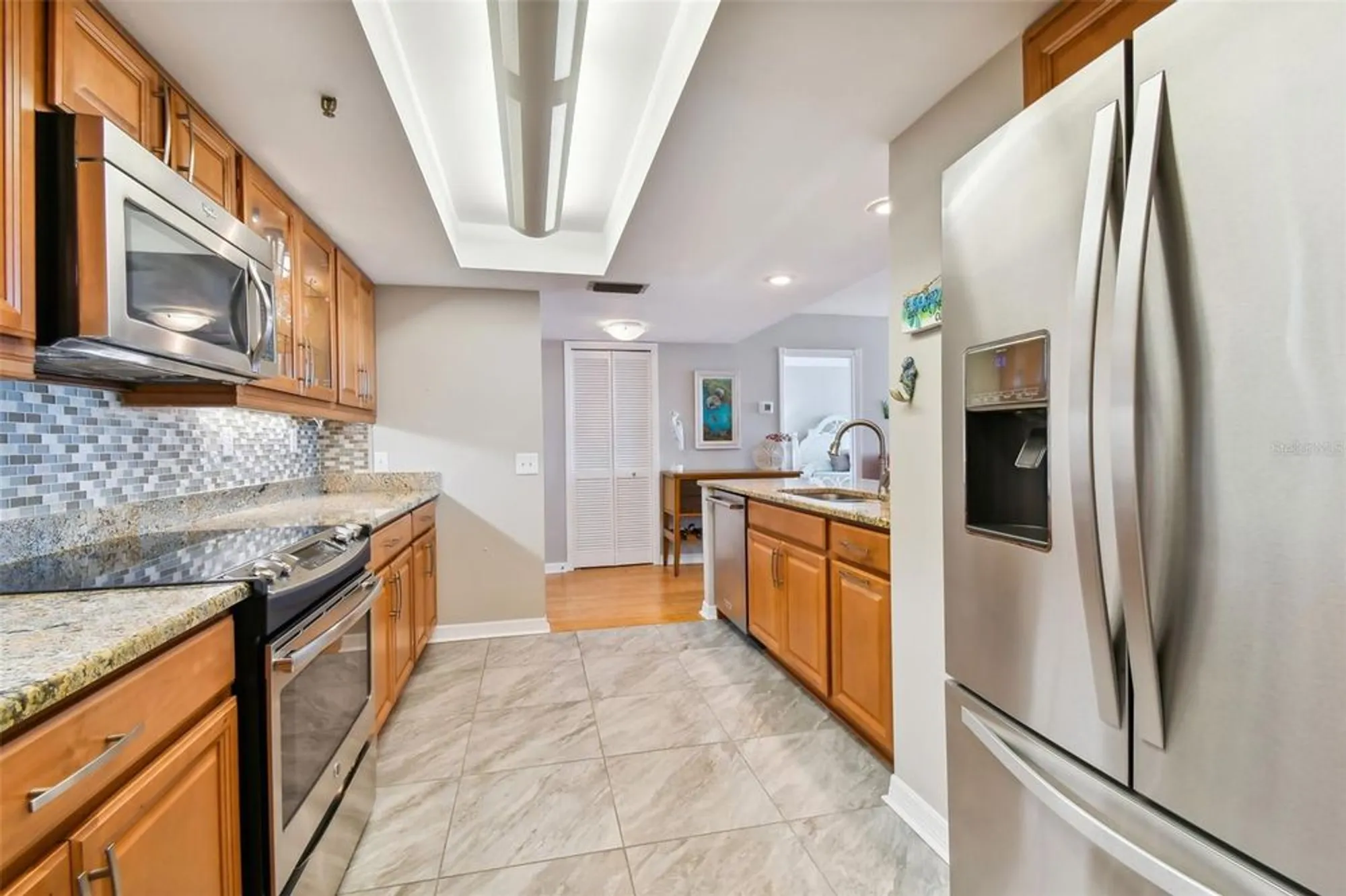 Property Slideshow image 9 of 70 | 6372 palma del mar blvd s apt 605, St Petersburg, FL, 33715