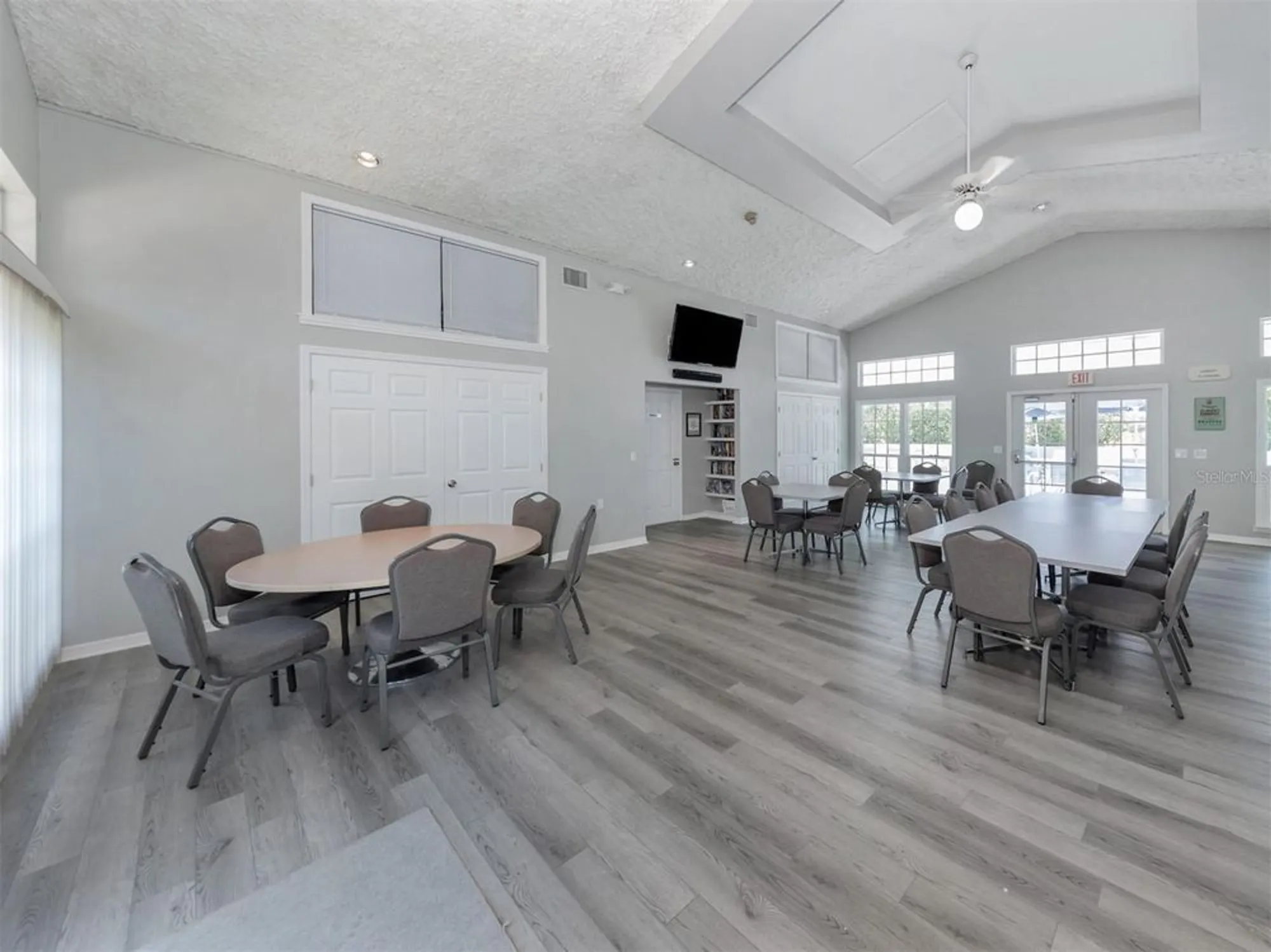 Property Slideshow image 31 of 83 | 503 clubside cir 47, Venice, FL, 34293