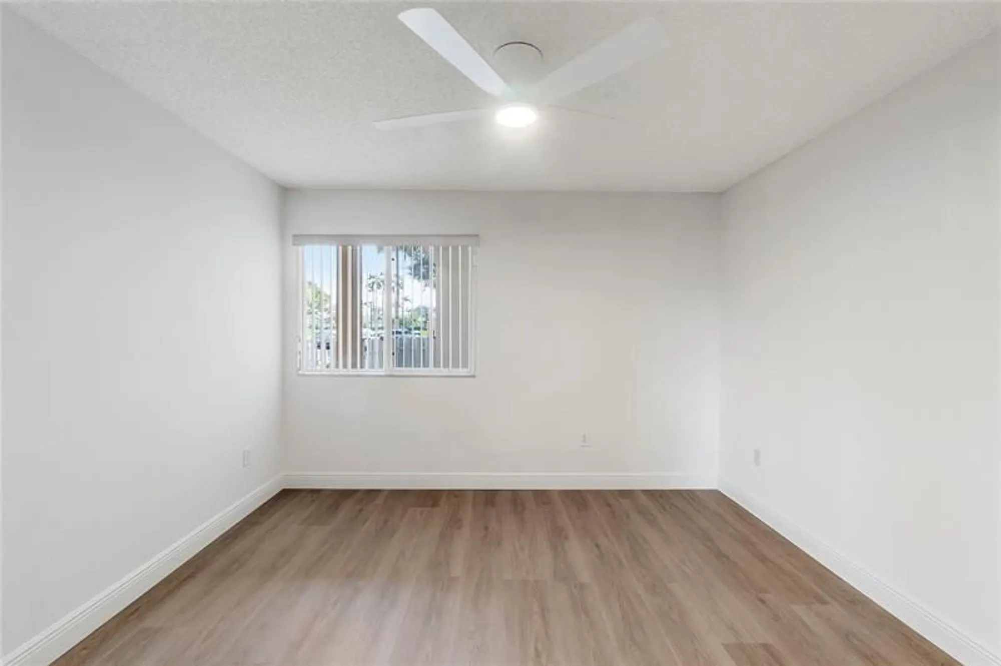 Property Slideshow image 23 of 73 | 7763 southampton ter 102, Tamarac, FL, 33321