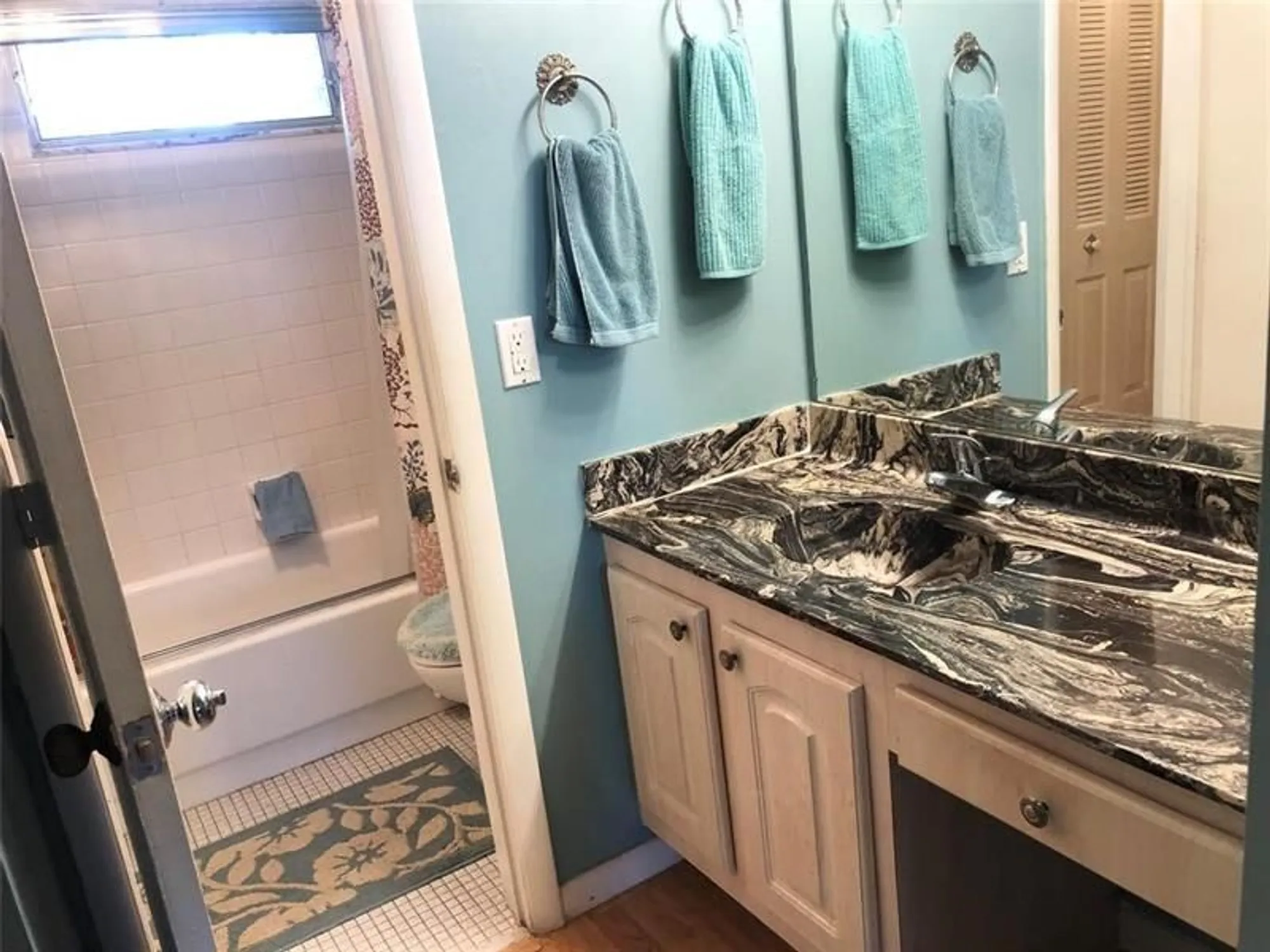 Property Slideshow image 11 of 19 | 6161 nw 57th ct apt 207, Tamarac, FL, 33319