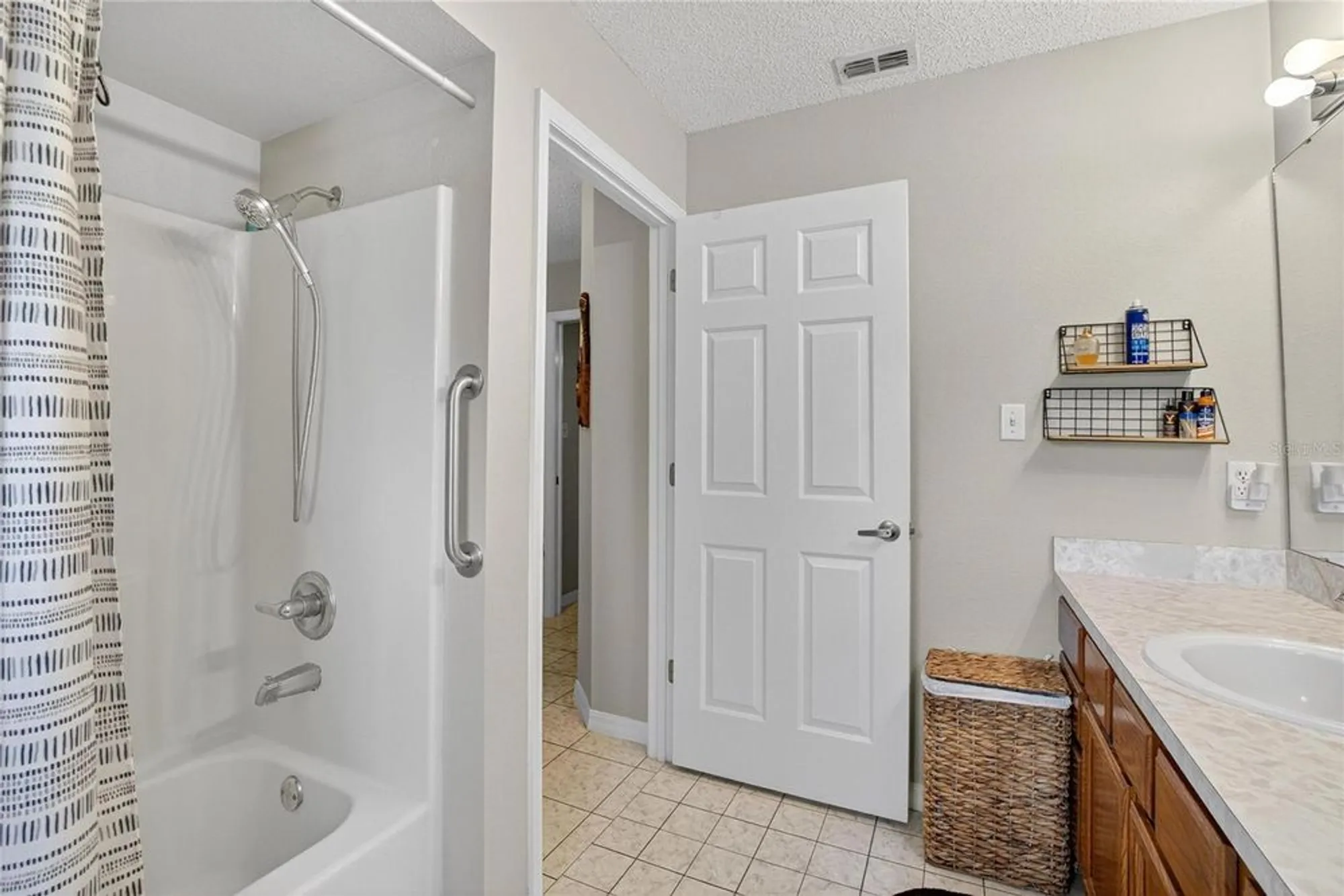 Property Slideshow image 25 of 71 | 6132 magpie dr, Lakeland, FL, 33809