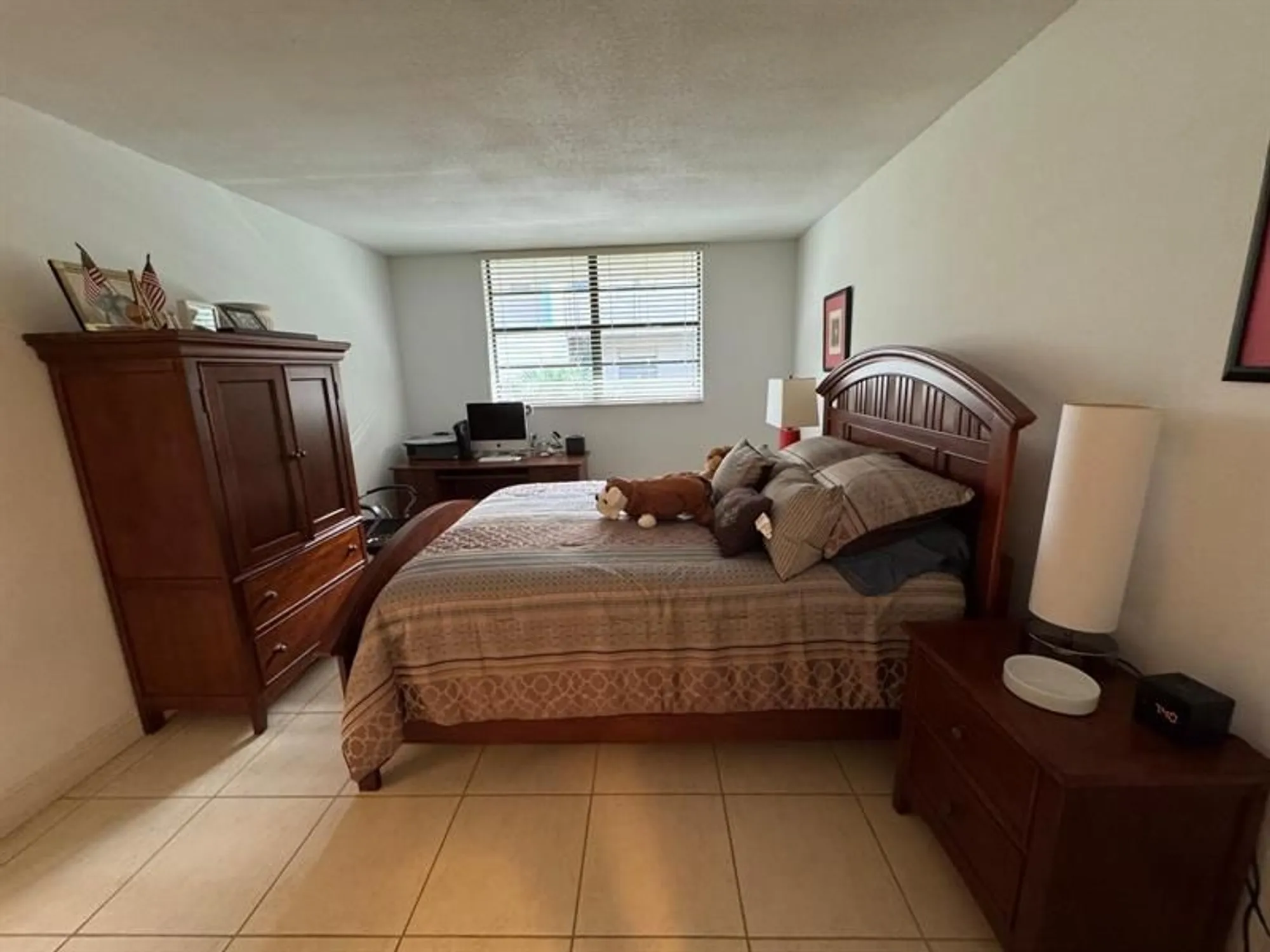 Property Slideshow image 15 of 60 | 900 colony point cir 407, Pembroke Pines, FL, 33026
