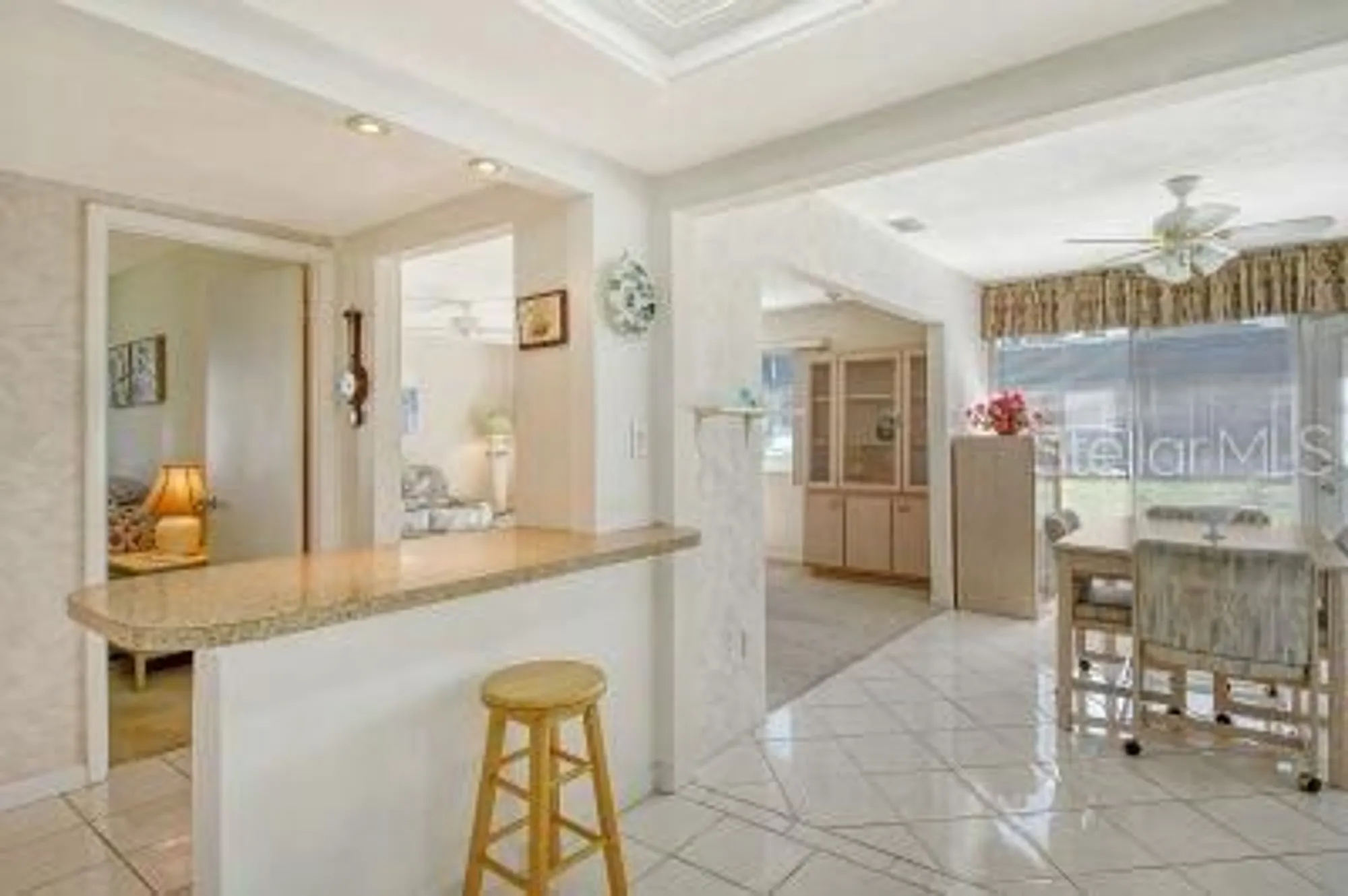 Property Slideshow image 19 of 35 | 2020 riverbluff pkwy # v329, Sarasota, FL, 34231