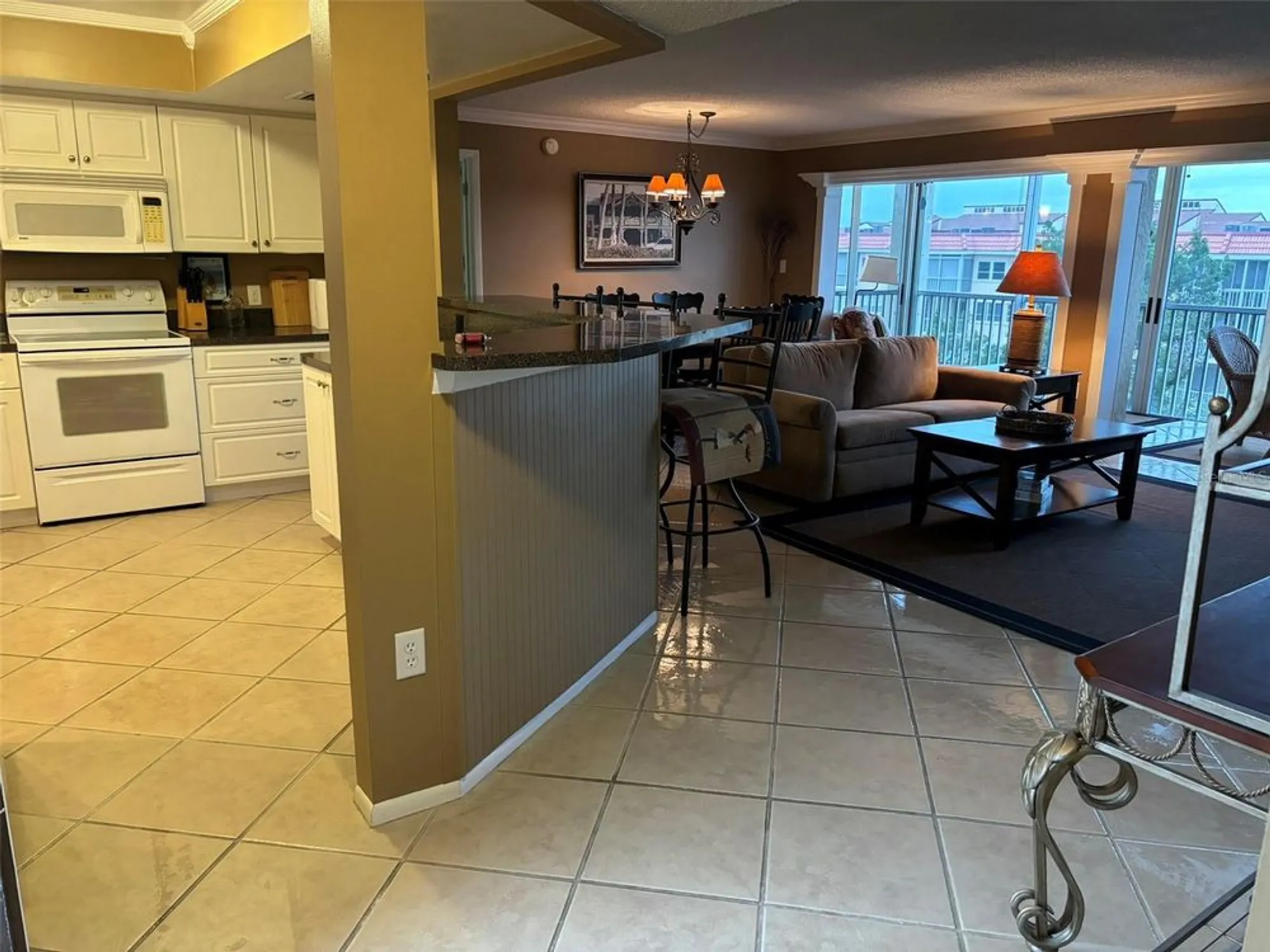 Property Slideshow image 13 of 19 | 1325 s portofino dr 309, Sarasota, FL, 34242