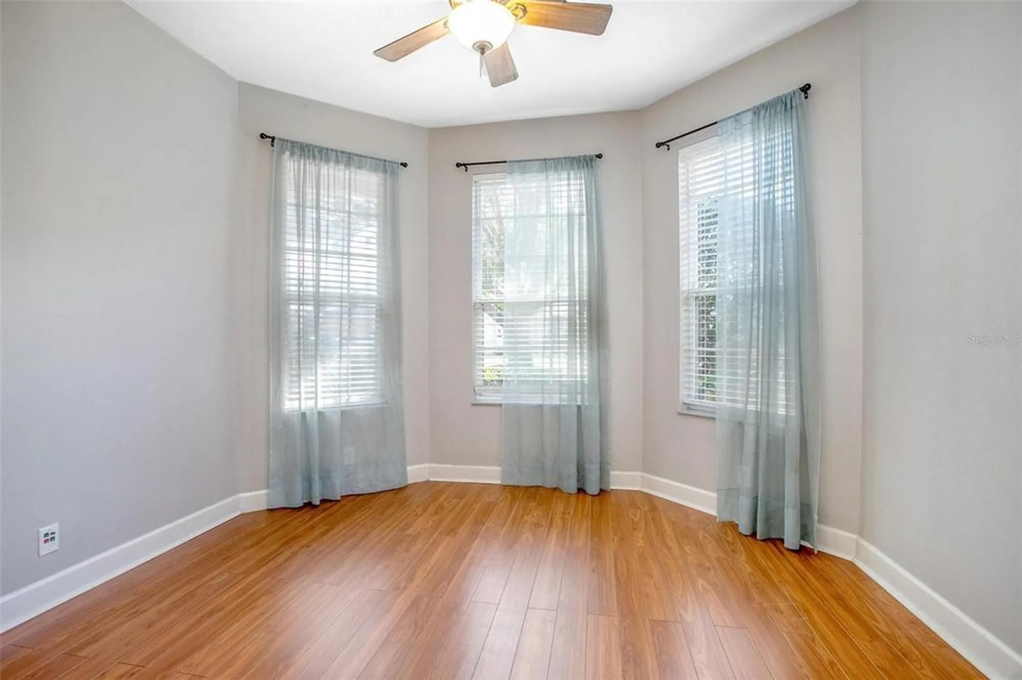 Property Slideshow image 17 of 31 | 215 coleton ln, Deland, FL, 32724