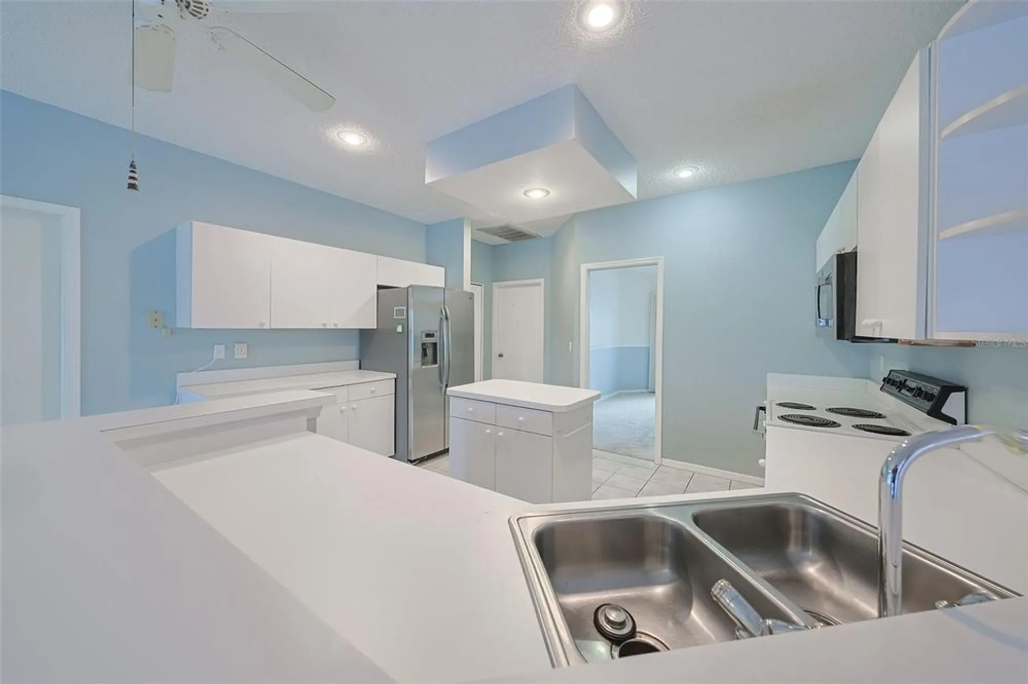 Property Slideshow image 10 of 42 | 352 caloosa palms ct, Sun City Center, FL, 33573