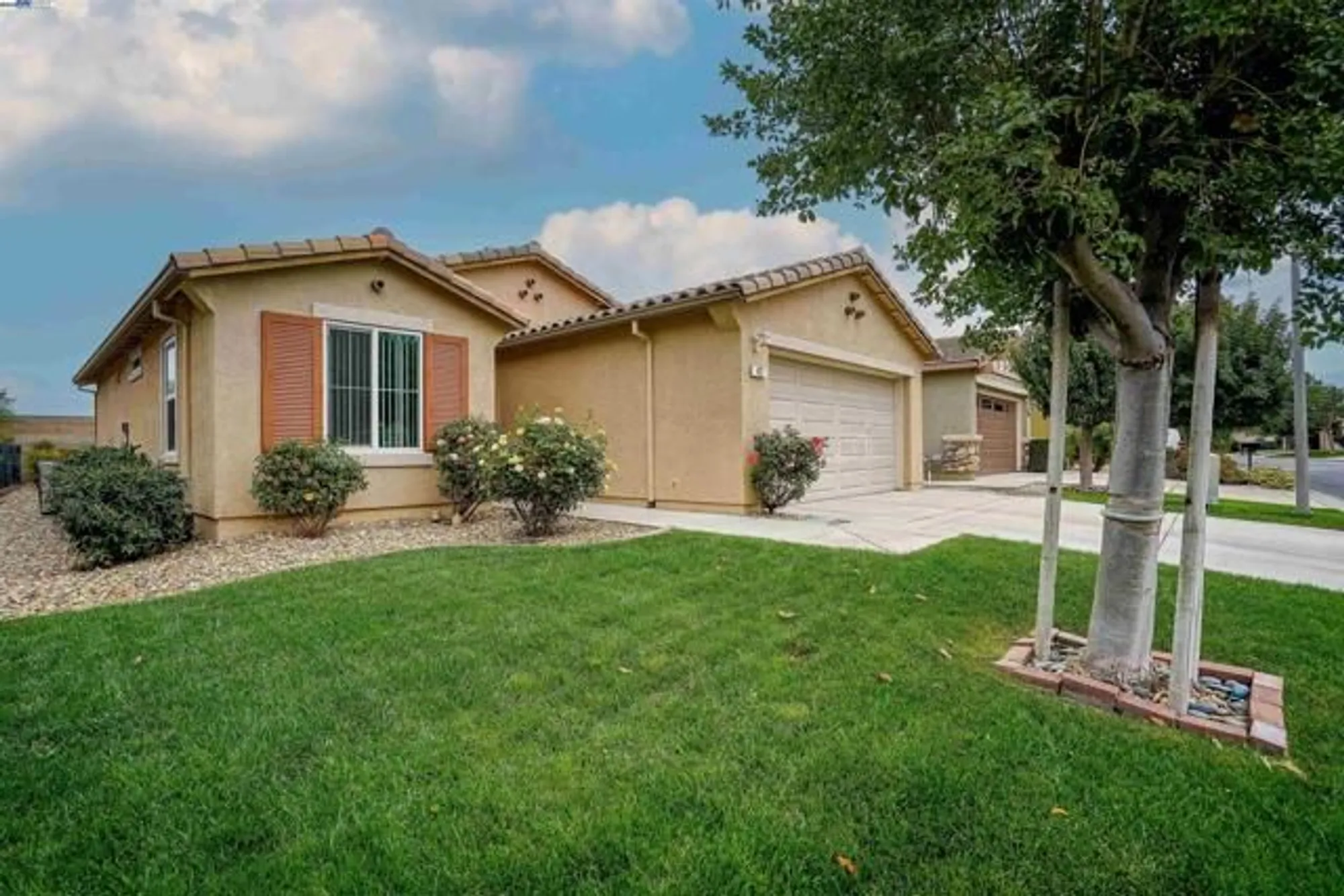 Property Slideshow image 3 of 40 | 422 saddle rock ln, Rio Vista, CA, 94571