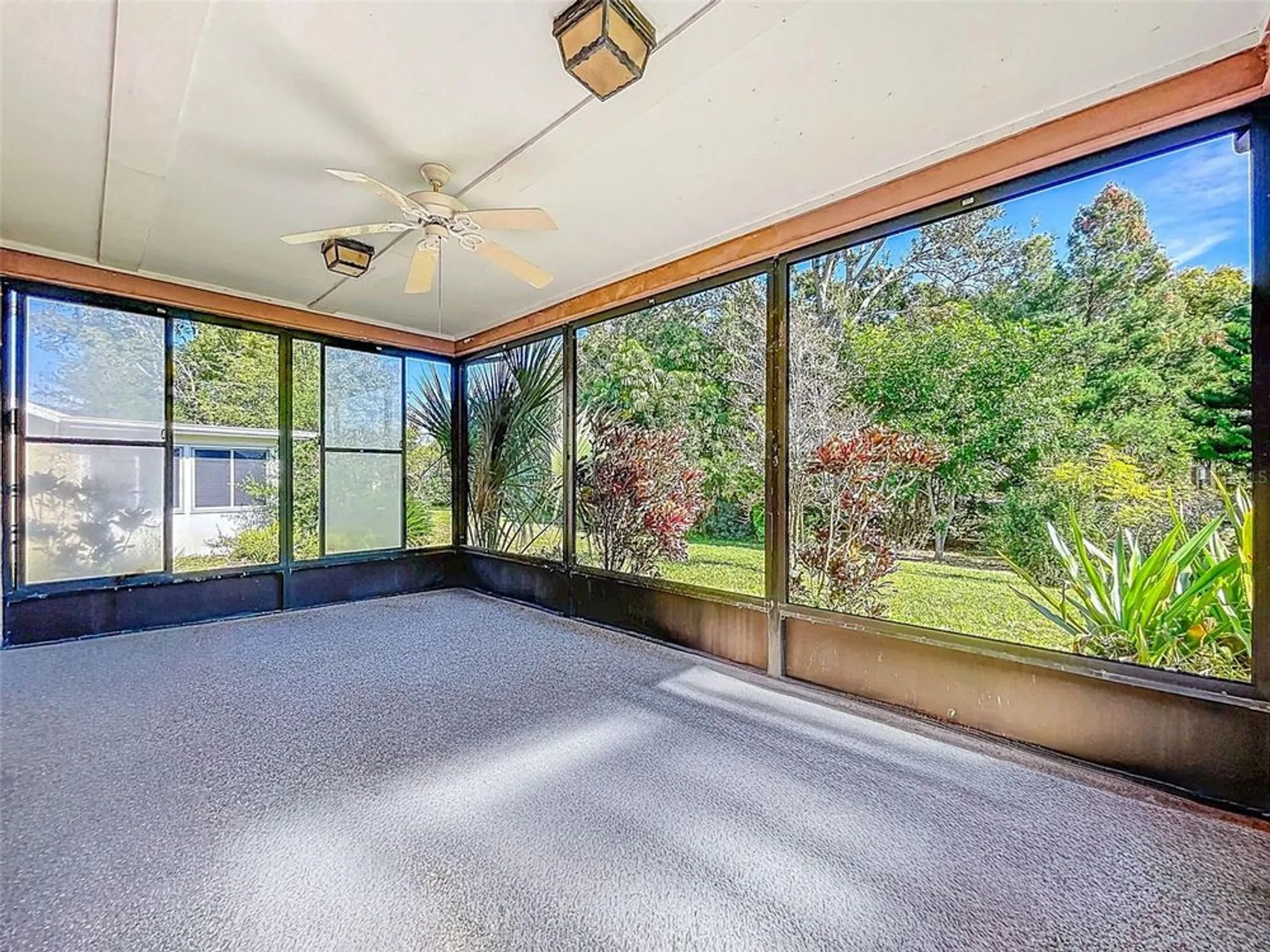Property Slideshow image 25 of 51 | 1637 caledonia dr, Palm Harbor, FL, 34684