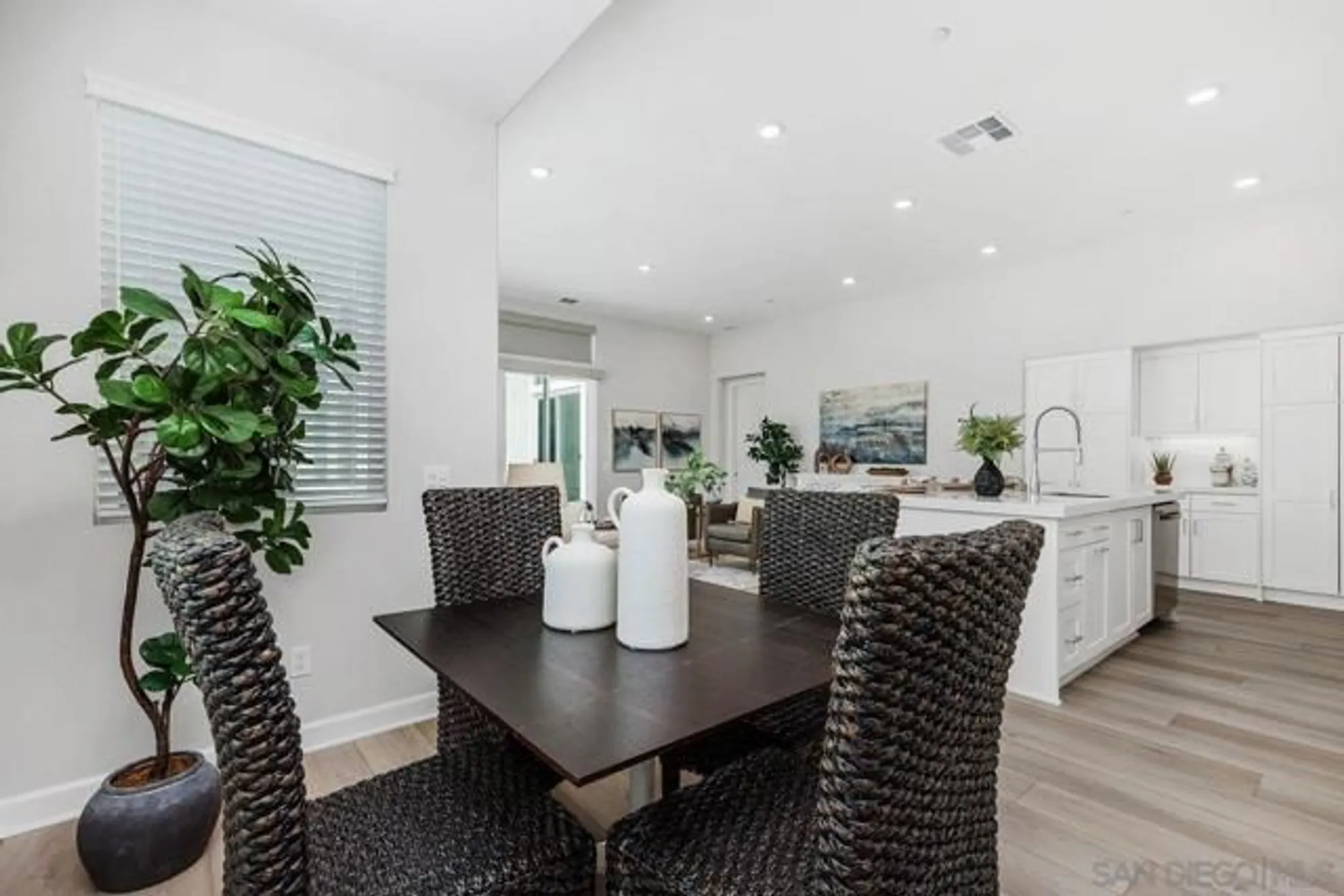 Property Slideshow image 12 of 37 | 12609 elizabeth way, San Diego, CA, 92129