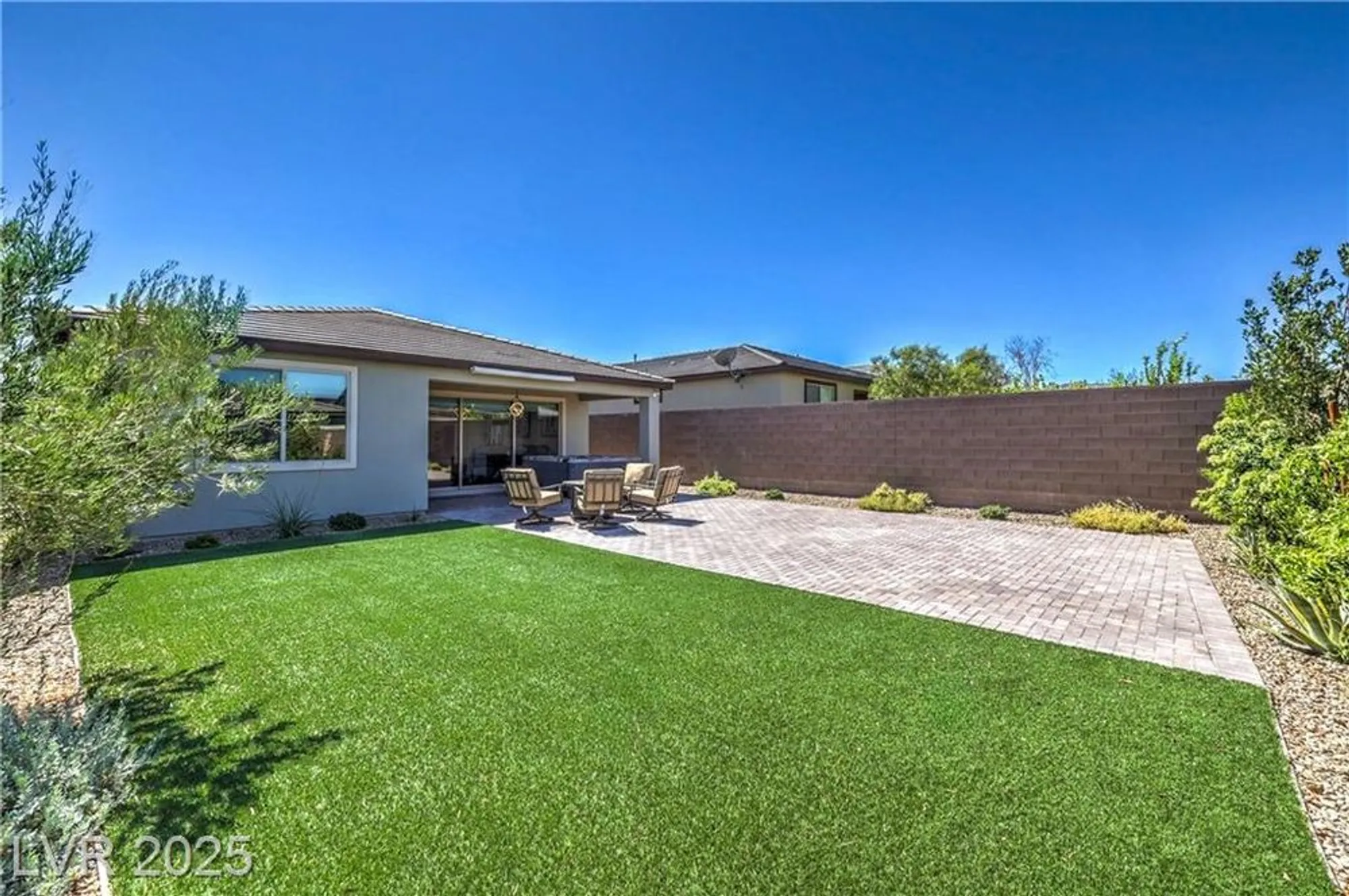 Property Slideshow image 19 of 52 | 9584 sard ln, Las Vegas, NV, 89143