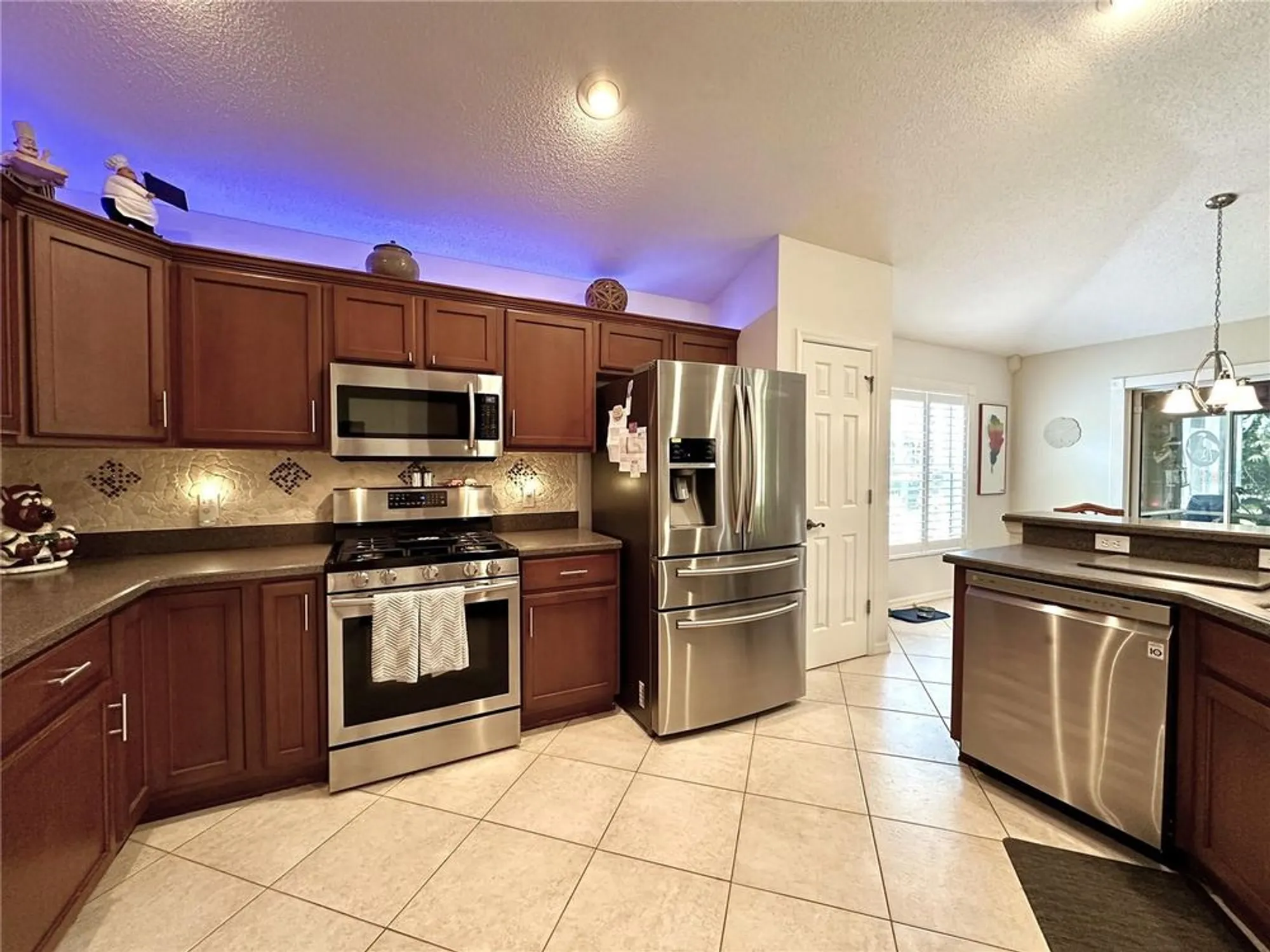 Property Slideshow image 10 of 42 | 867 castleberry cir, The Villages, FL, 32162