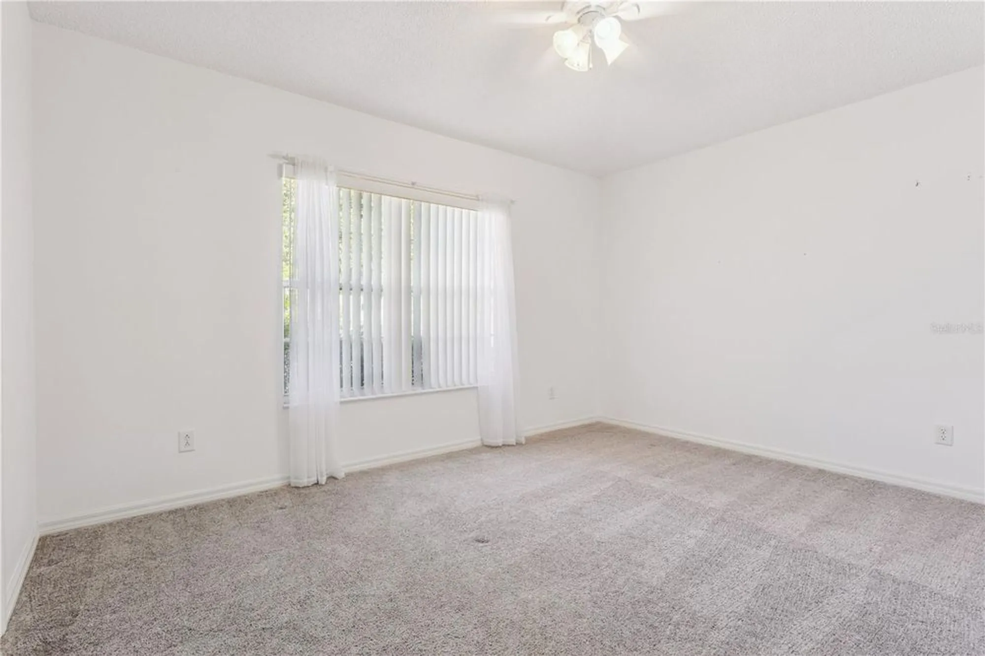 Property Slideshow image 27 of 40 | 4936 sawgrass lake cir, Leesburg, FL, 34748