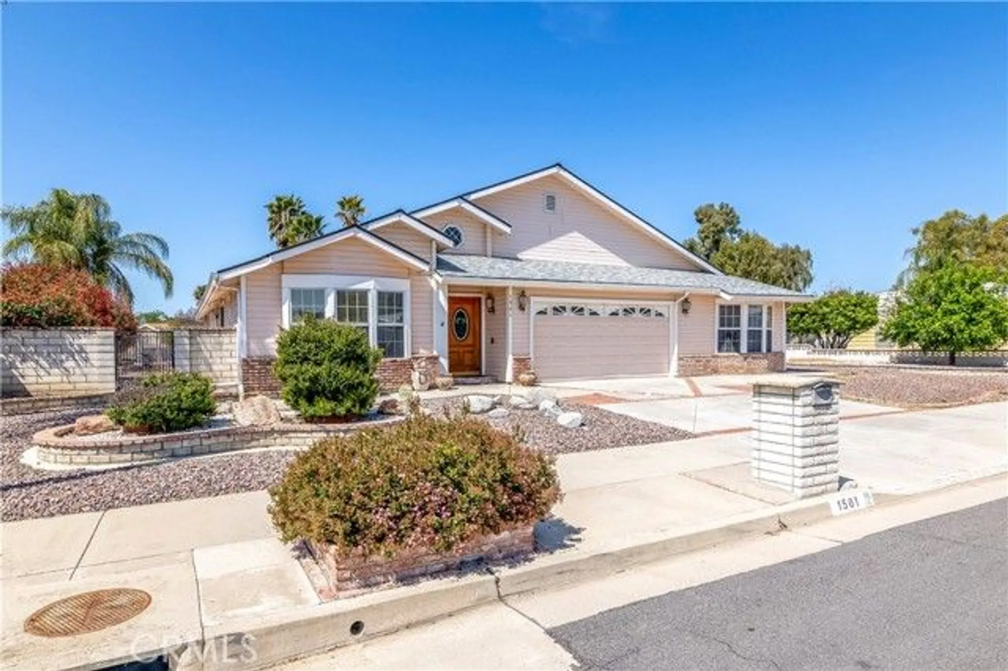 Property Slideshow image 2 of 50 | 1501 ailanthus dr, Hemet, CA, 92545