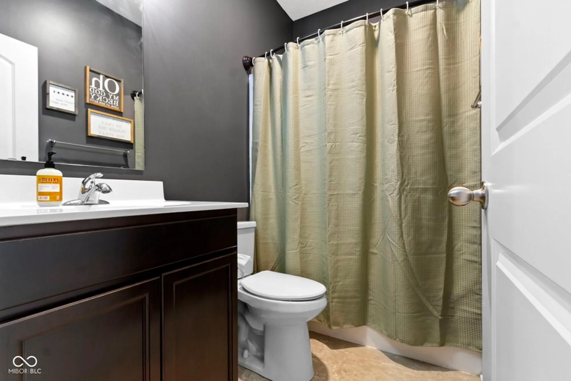 Property Slideshow image 34 of 63 | 9101 gordimer cir, Indianapolis, IN, 46239