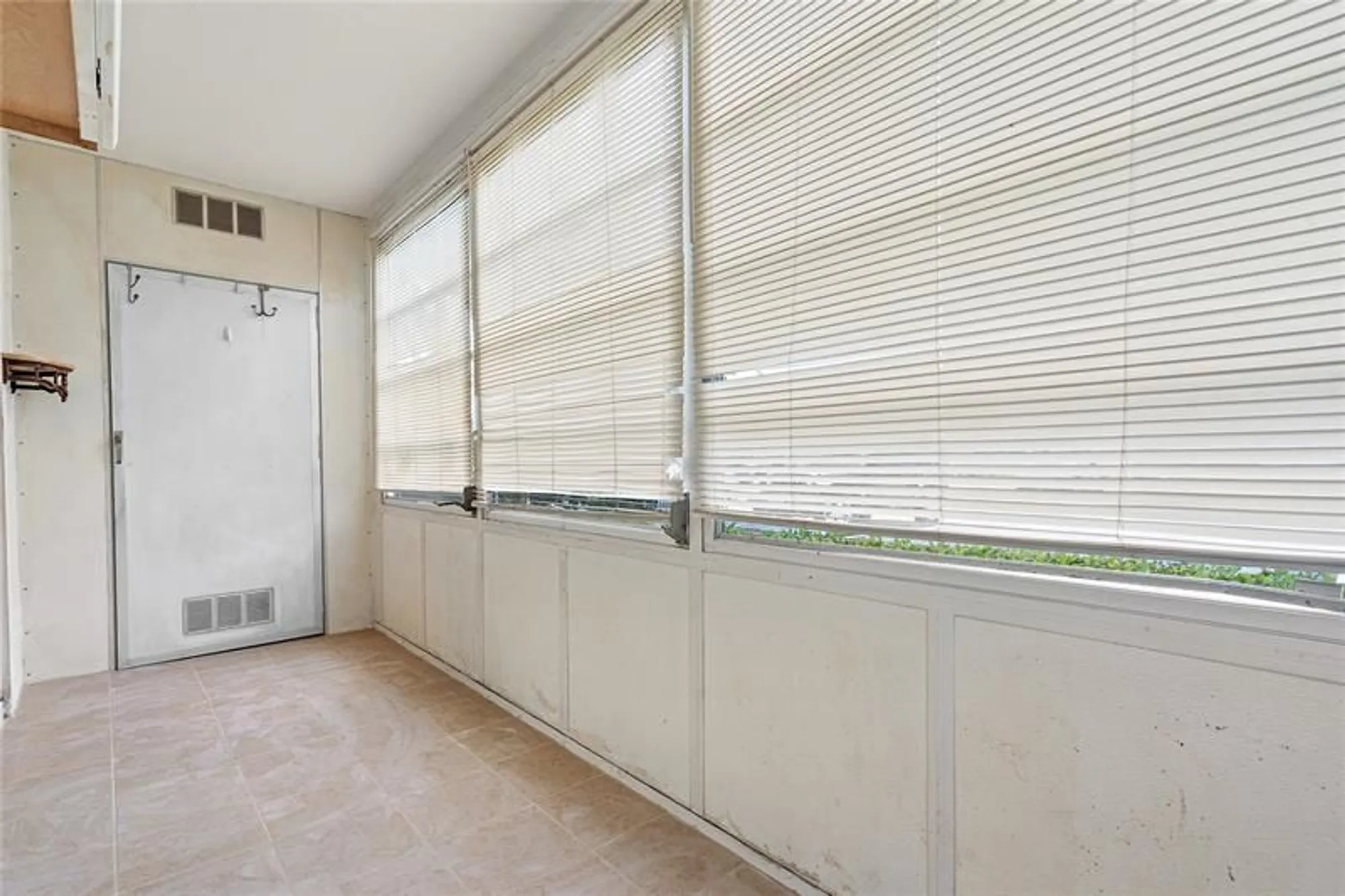 Property Slideshow image 17 of 20 | 489 tilford w # 489, Deerfield Beach, FL, 33442