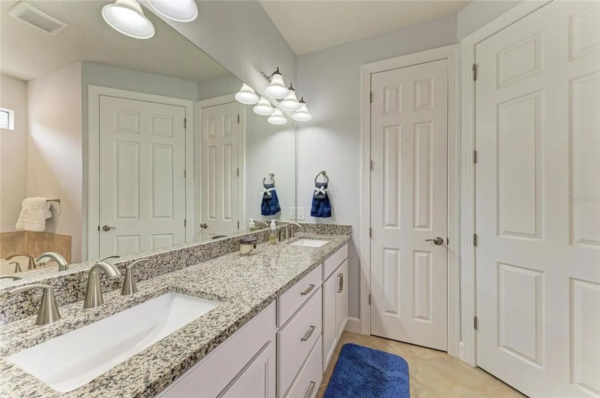 Property Slideshow image 29 of 65 | 7572 viola loop, Bradenton, FL, 34202