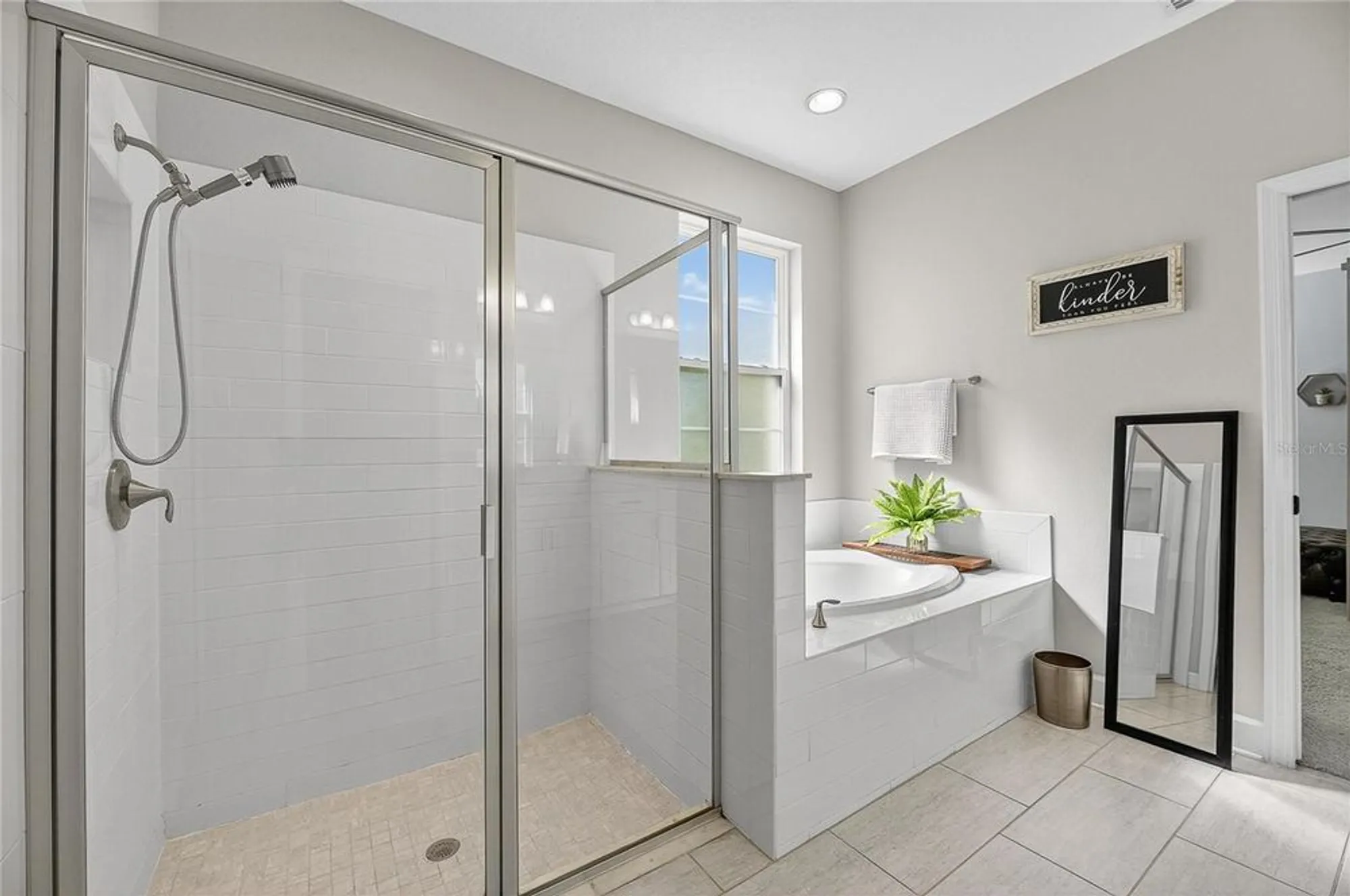 Property Slideshow image 39 of 63 | 5128 admiral pointe dr, Apollo Beach, FL, 33572