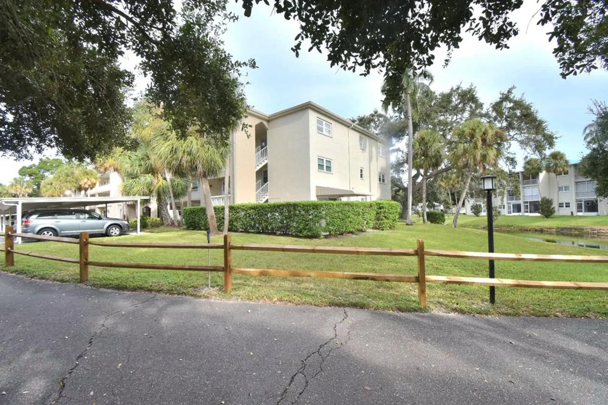 Property Slideshow image 2 of 50 | 940 virginia st 108, Dunedin, FL, 34698