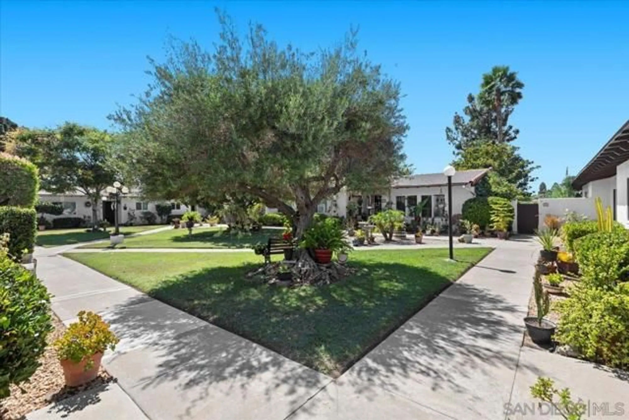 Property Slideshow image 41 of 51 | 16566 caminito vecinos 31, San Diego, CA, 92128