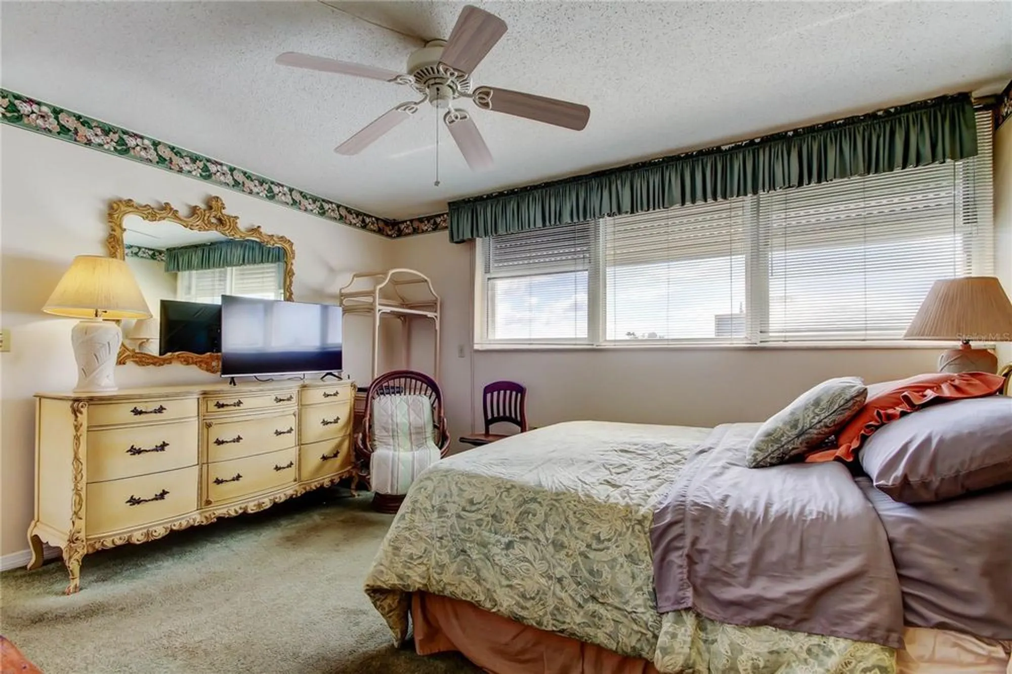 Property Slideshow image 34 of 45 | 7425 bay island dr 203, South Pasadena, FL, 33707