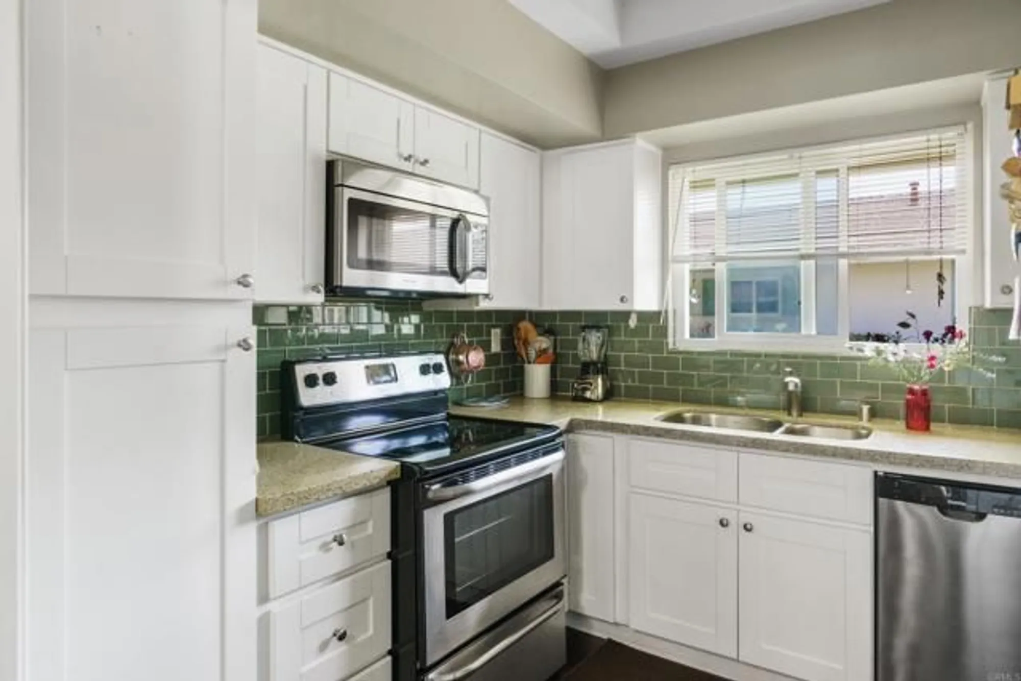 Property Slideshow image 9 of 26 | 3685 vista campana n unit 16, Oceanside, CA, 92057