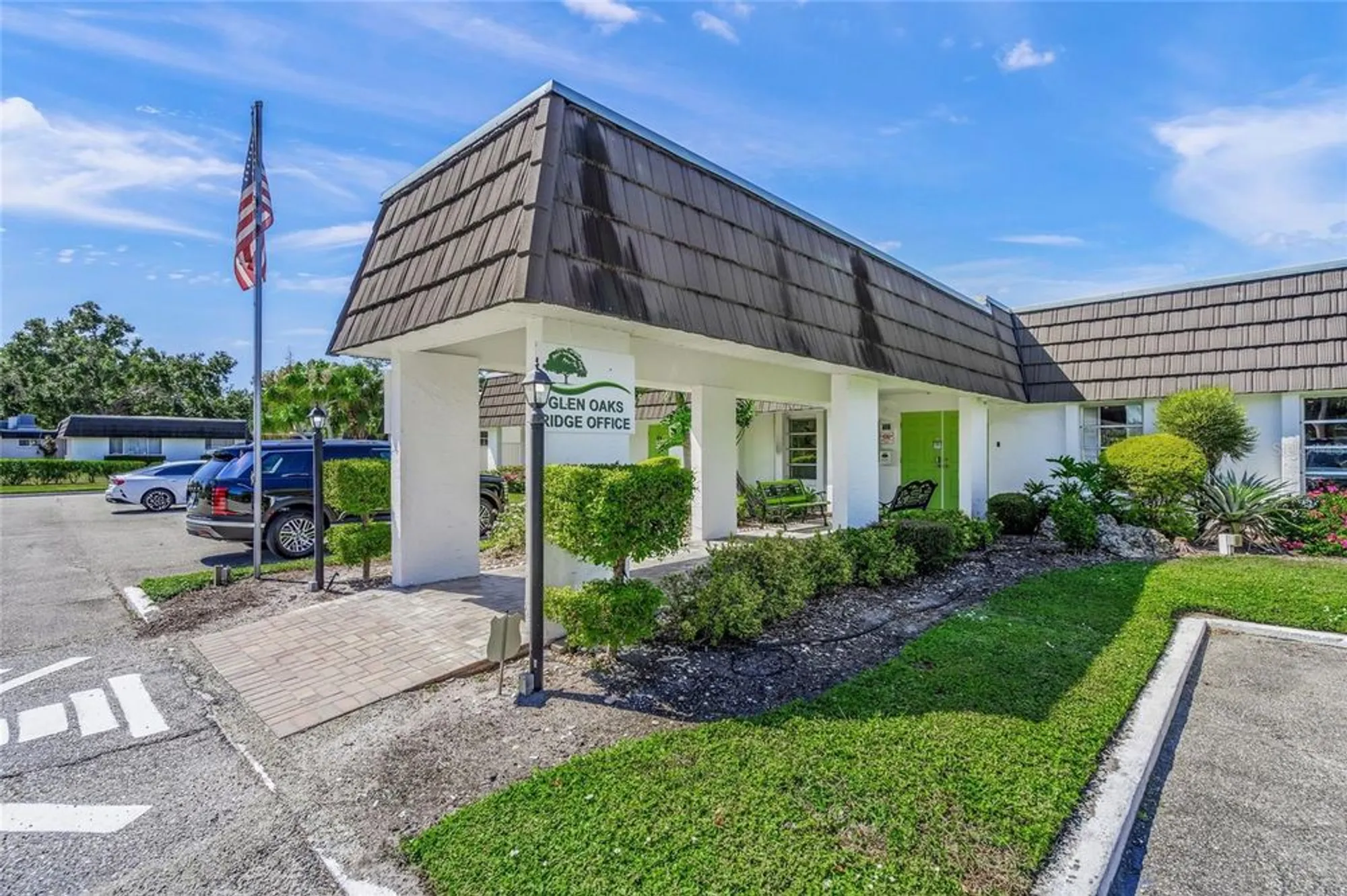 Property Slideshow image 33 of 41 | 1325 glen oaks dr 133, Sarasota, FL, 34232