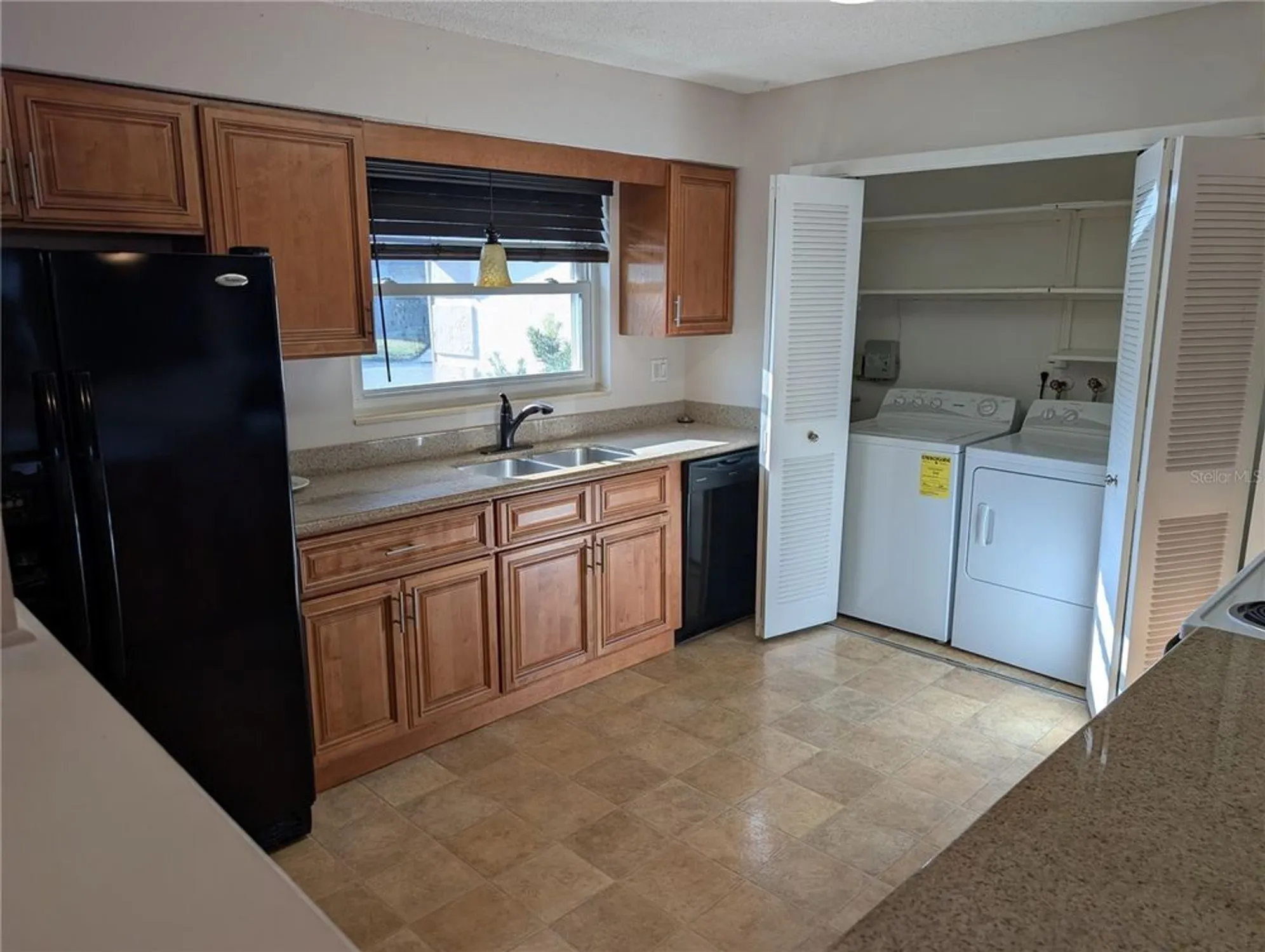 Property Slideshow image 4 of 16 | 4567 shoshone trl # 167, Sarasota, FL, 34233