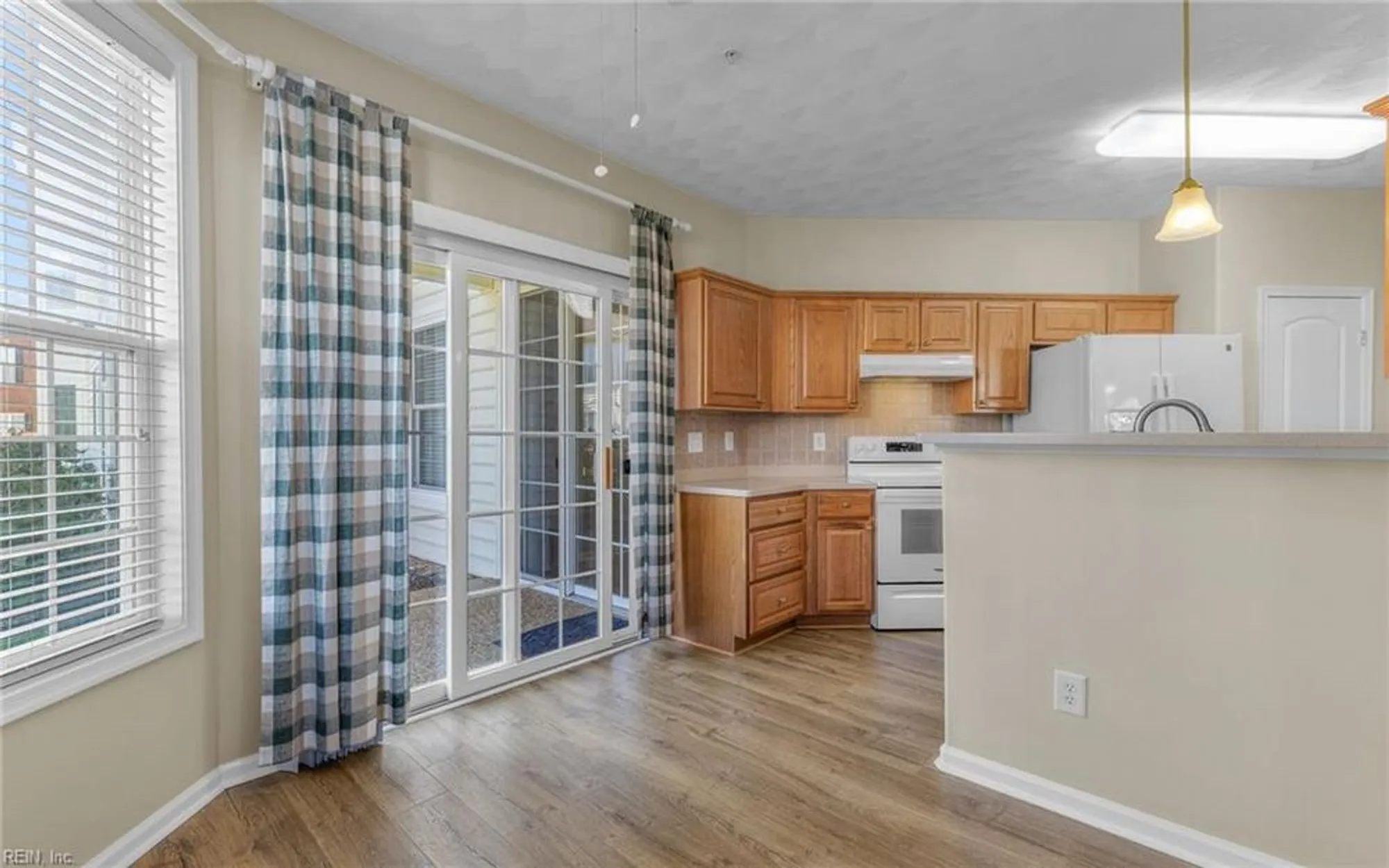 Property Slideshow image 12 of 48 | 2825 loveliness ct, Virginia Beach, VA, 23456