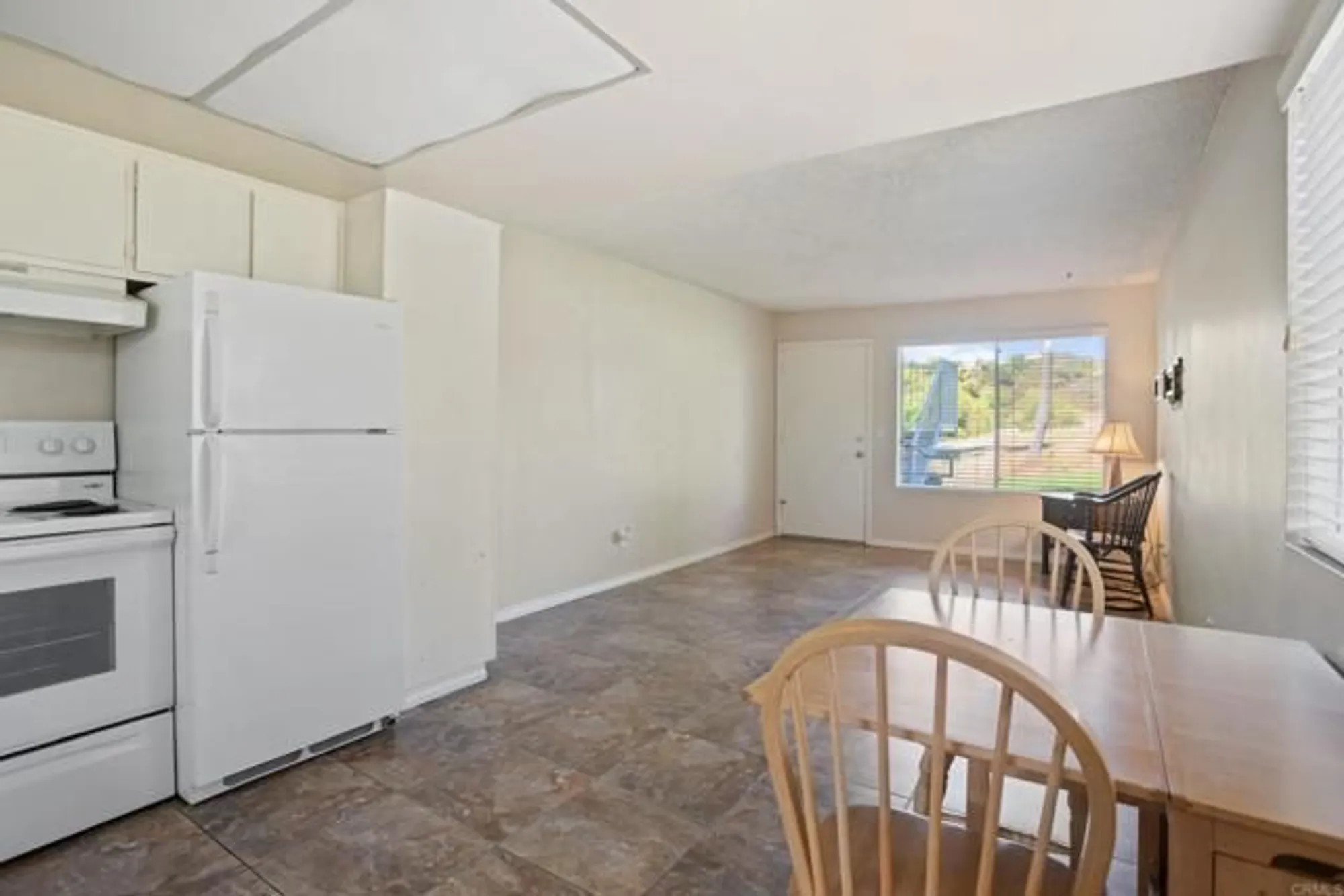 Property Slideshow image 11 of 21 | 27735 mountain meadow rd unit 19, Escondido, CA, 92026