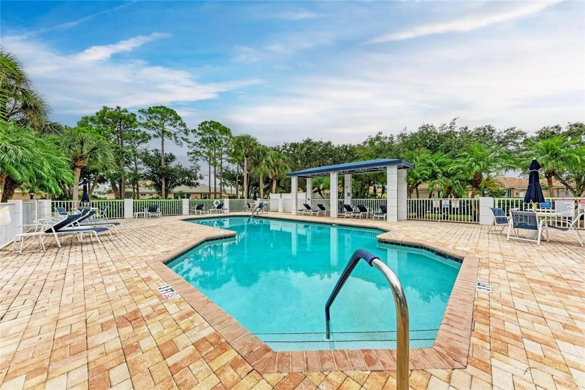 Property Slideshow image 35 of 43 | 119 woodbridge dr 103, Venice, FL, 34293