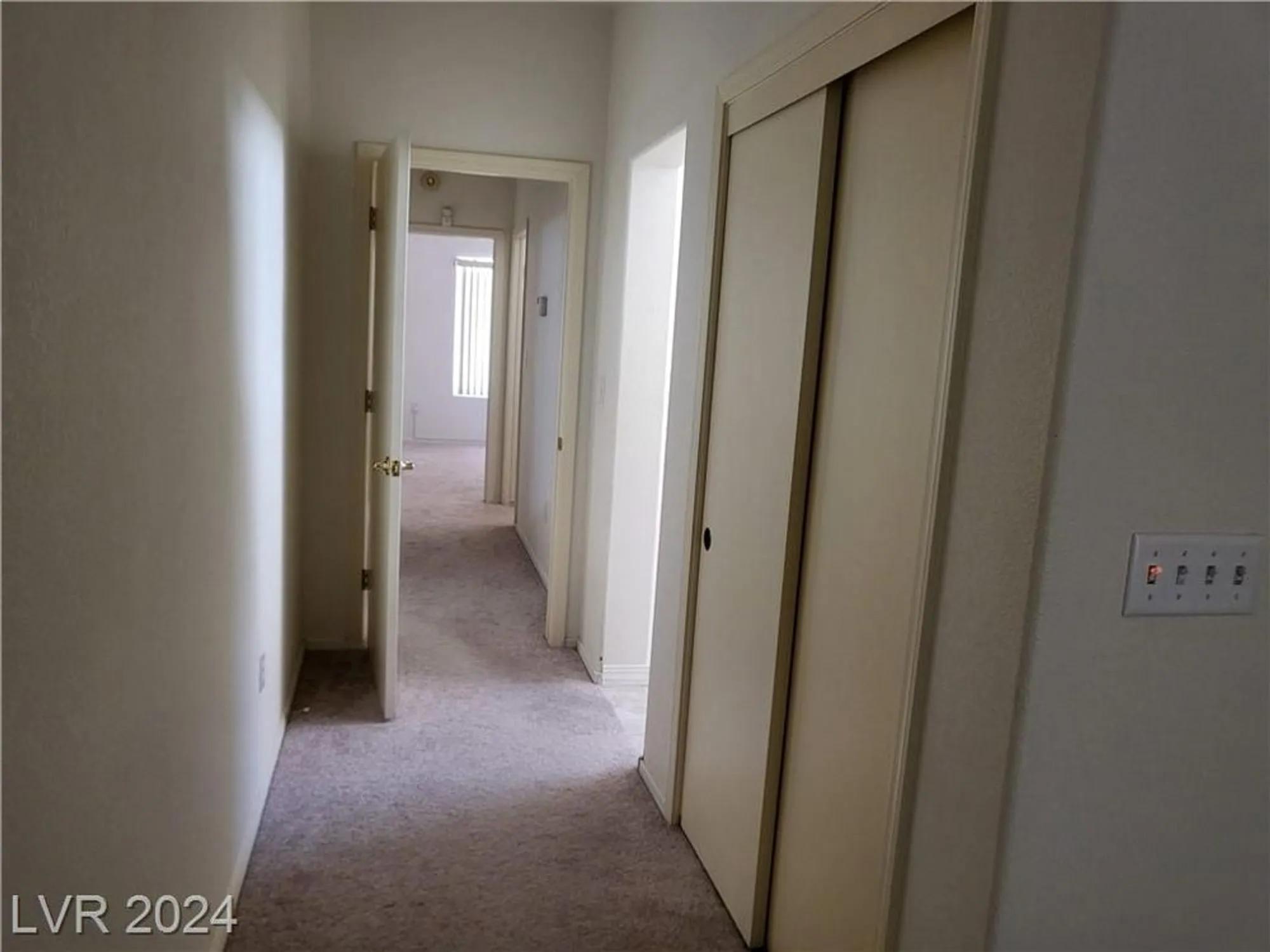 Property Slideshow image 10 of 17 | 9916 villa ridge dr, Las Vegas, NV, 89134