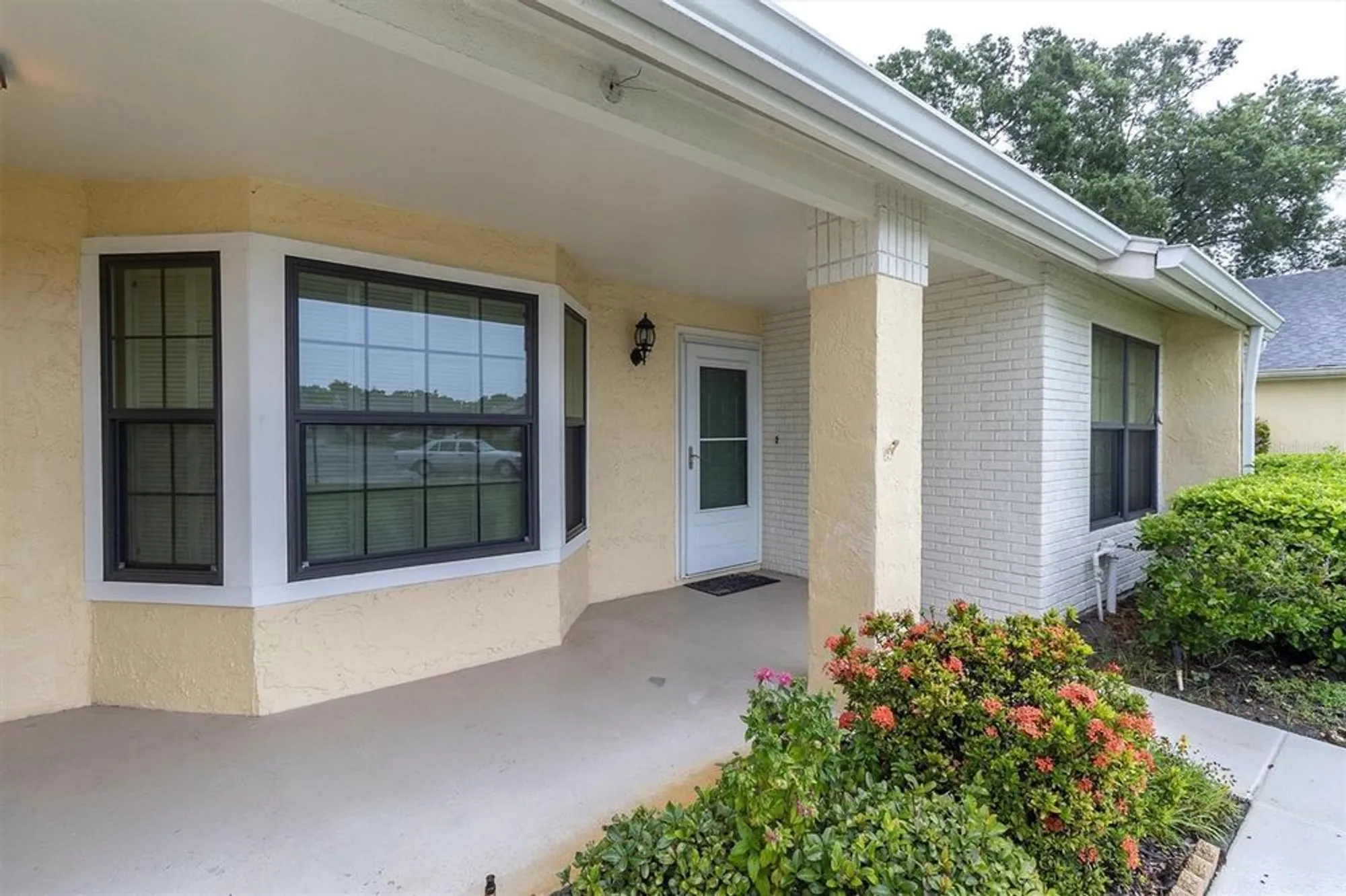 Property Slideshow image 2 of 54 | 9444 rockbridge cir, New Port Richey, FL, 34655
