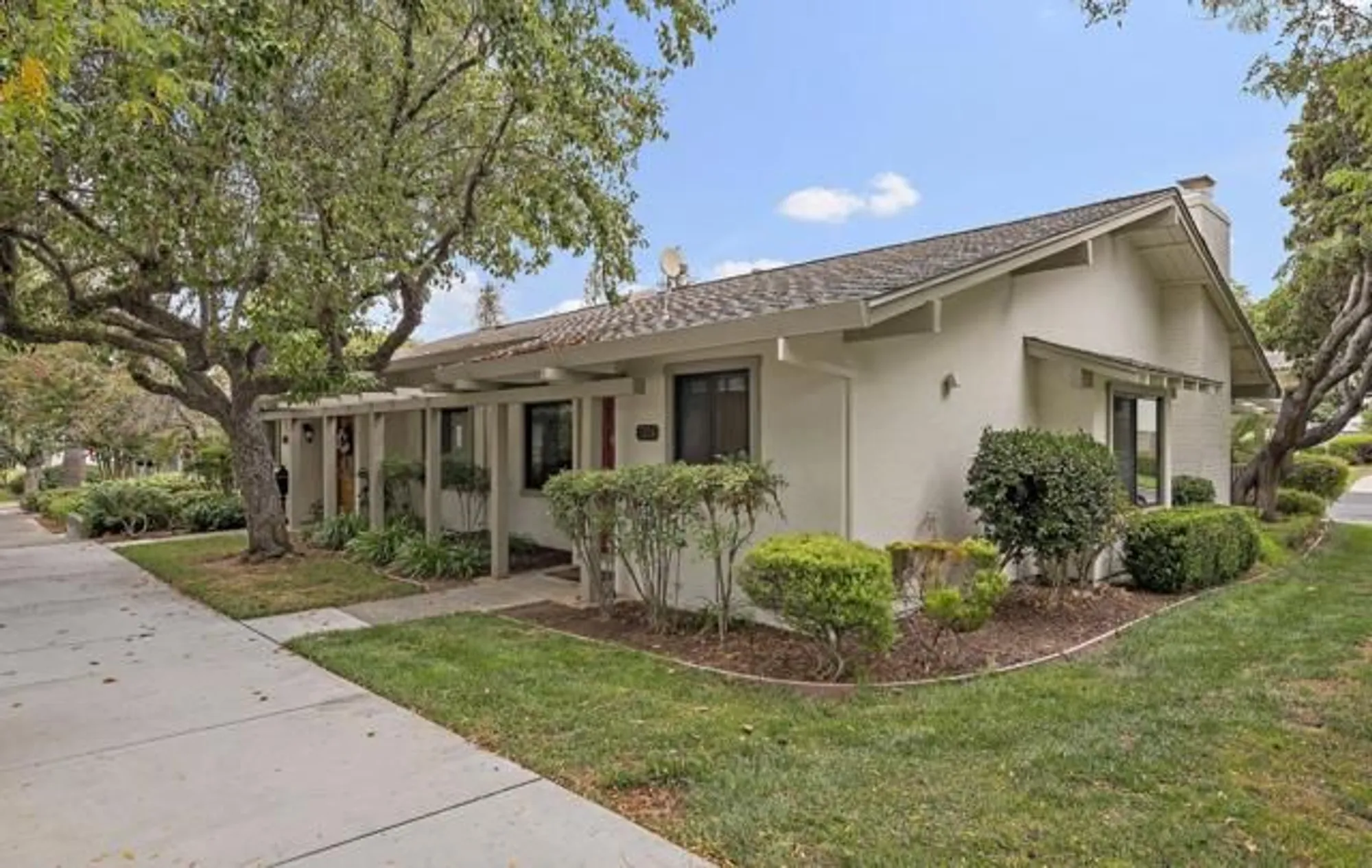 Property Slideshow image 5 of 34 | 5336 cribari gln, San Jose, CA, 95135