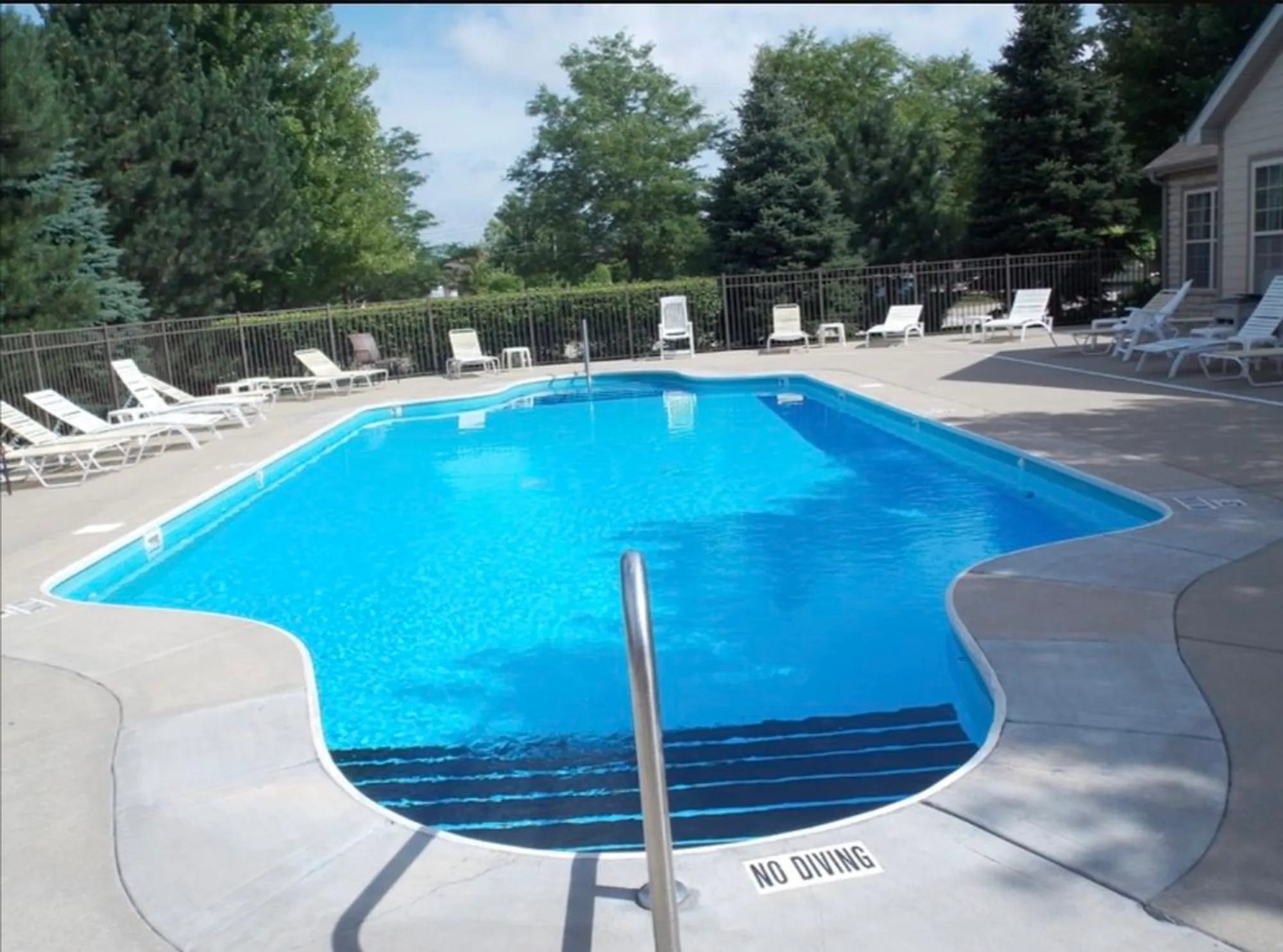 Property Slideshow image 27 of 35 | 1925 timbers edge cir, Joliet, IL, 60431