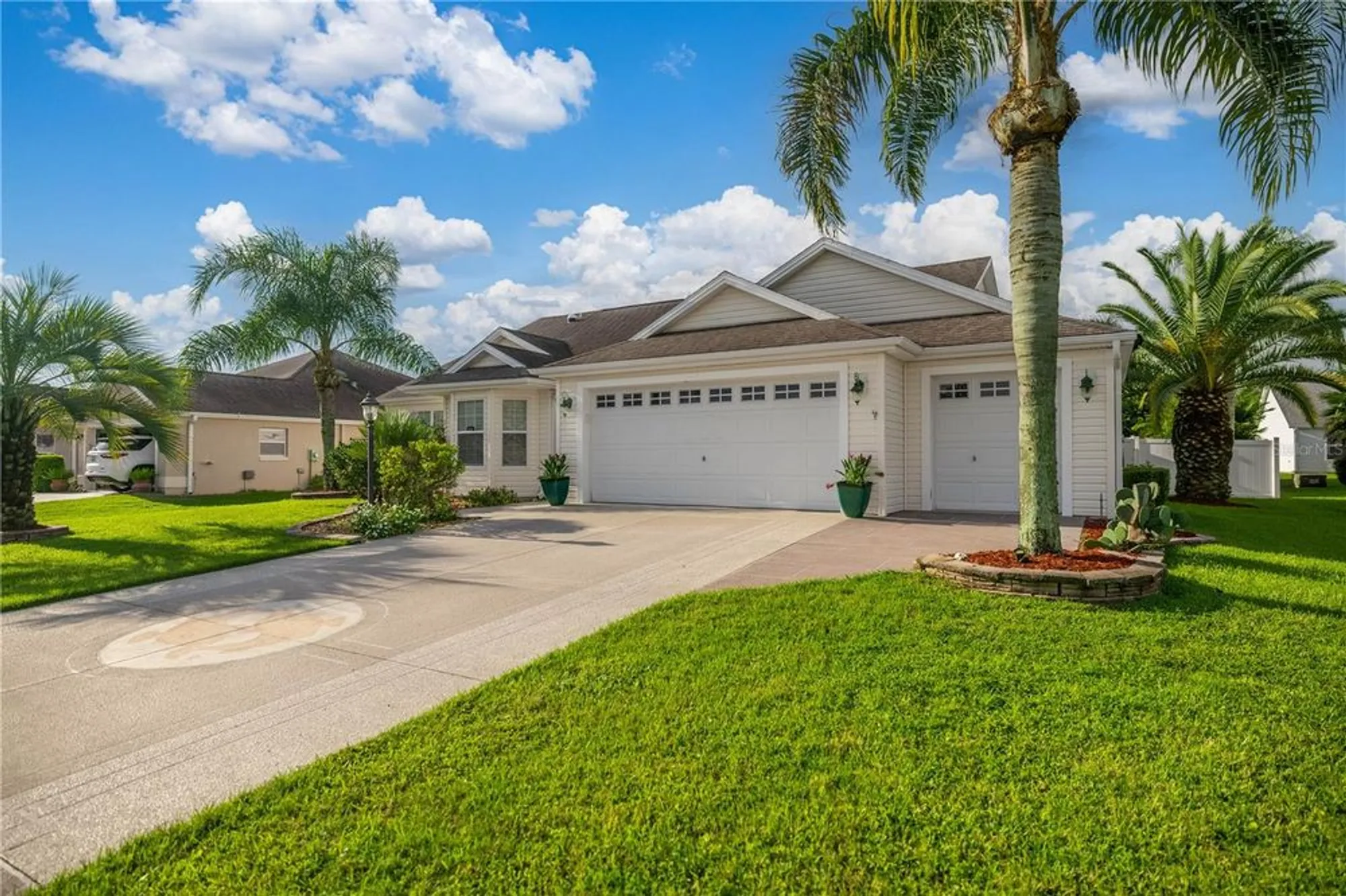 Property Slideshow image 2 of 34 | 5087 ne 121st ave, Oxford, FL, 34484