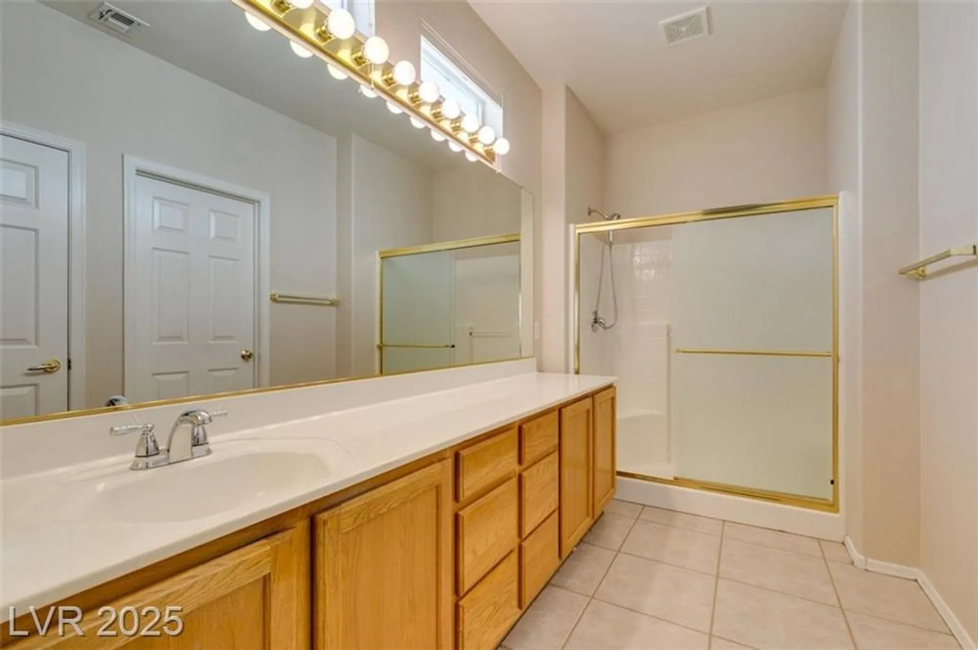 Property Slideshow image 19 of 34 | 2165 king mesa dr, Henderson, NV, 89012