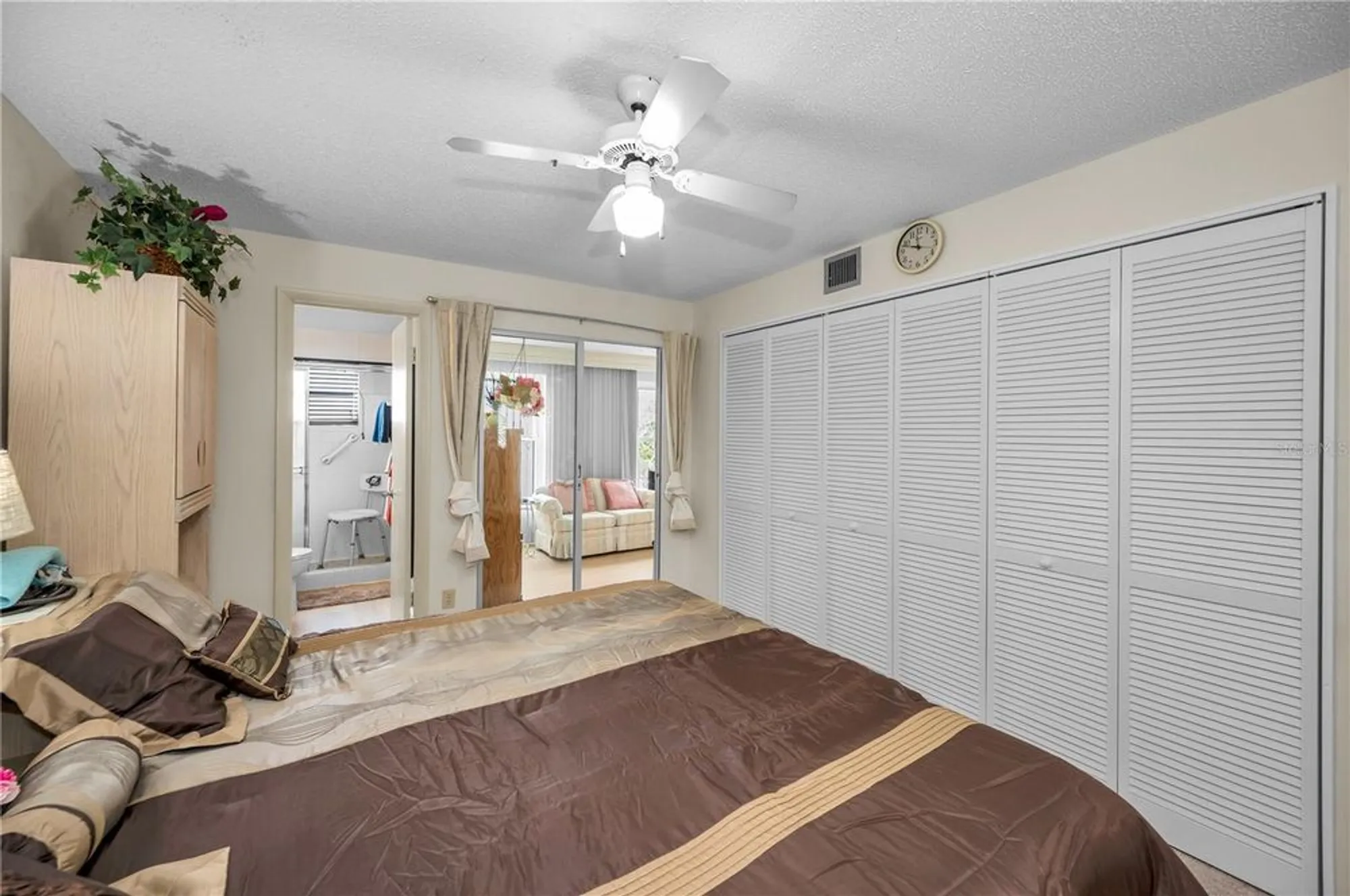 Property Slideshow image 22 of 74 | 2358 ecuadorian way 52, Clearwater, FL, 33763