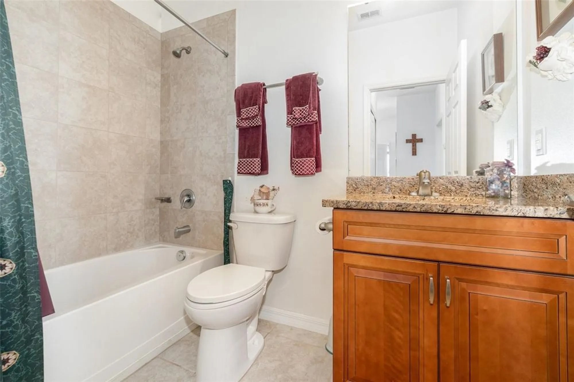 Property Slideshow image 19 of 29 | 27227 white plains way, Leesburg, FL, 34748