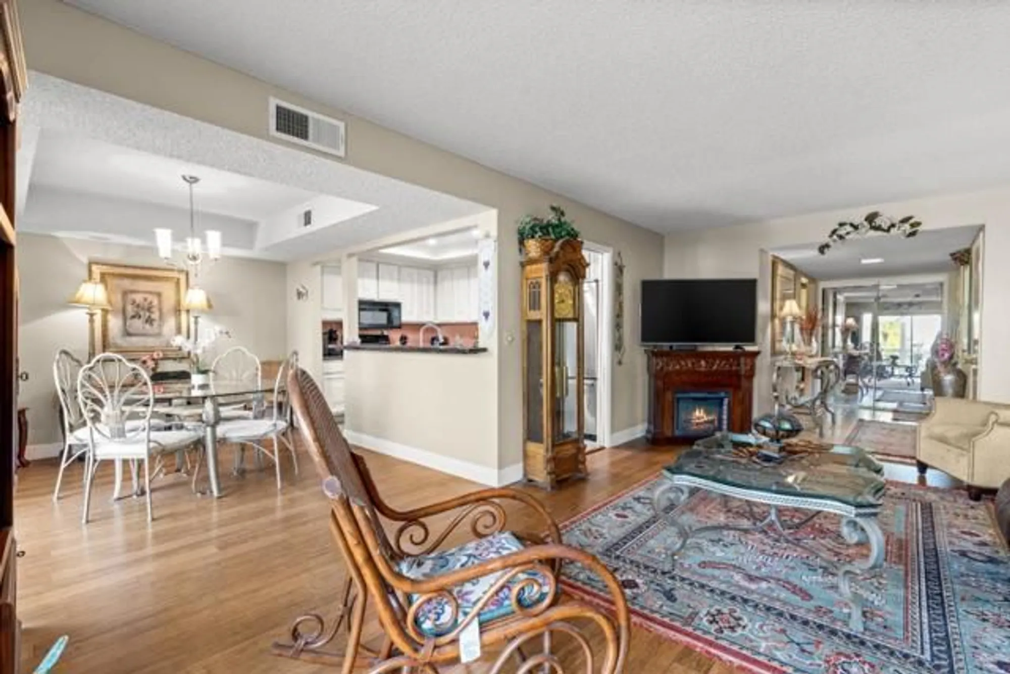 Property Slideshow image 13 of 44 | 5437 cribari grn, San Jose, CA, 95135